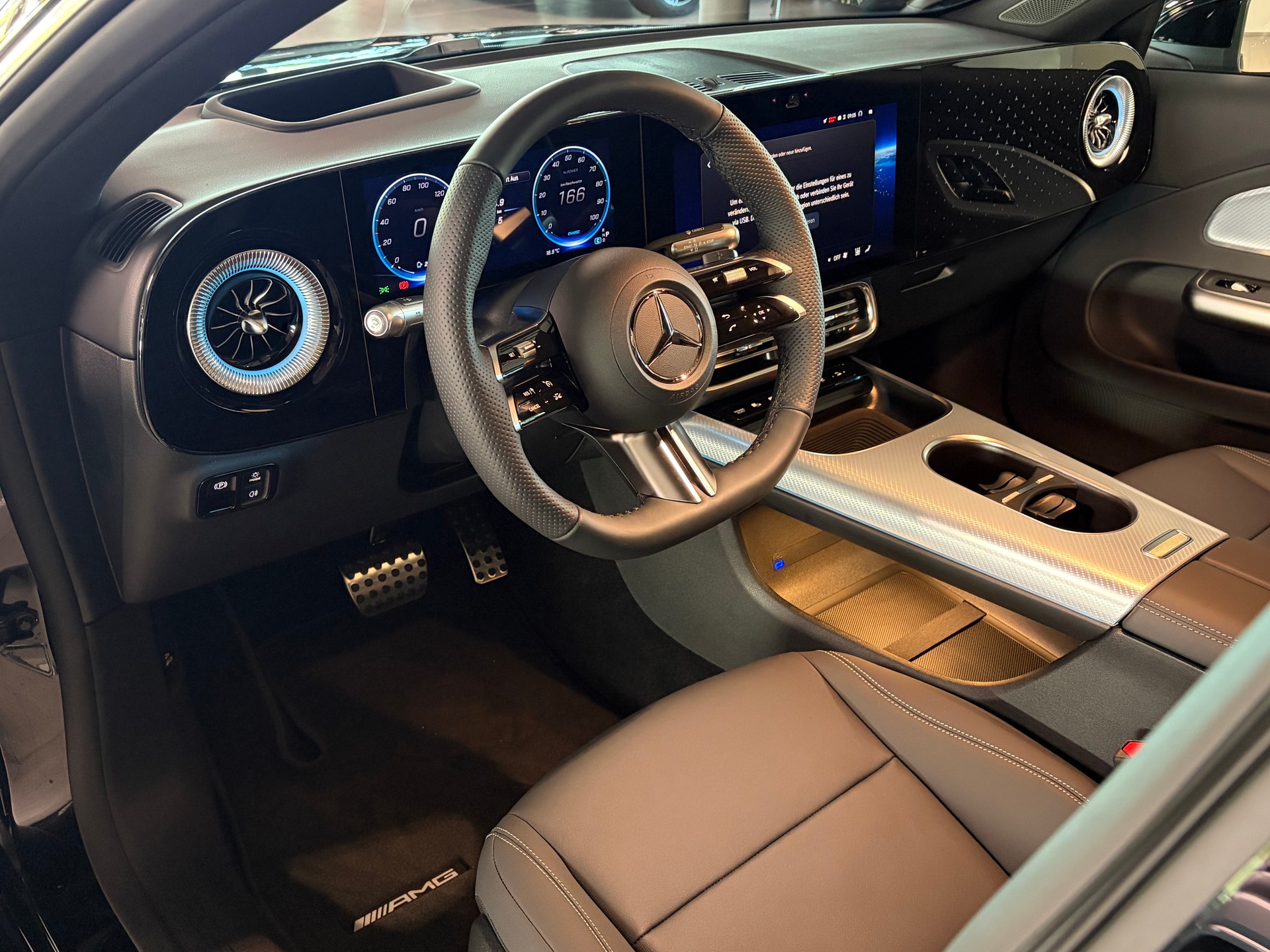 MERCEDES-BENZ CLA 350 4 Matic 85 kWh EQ-image-8