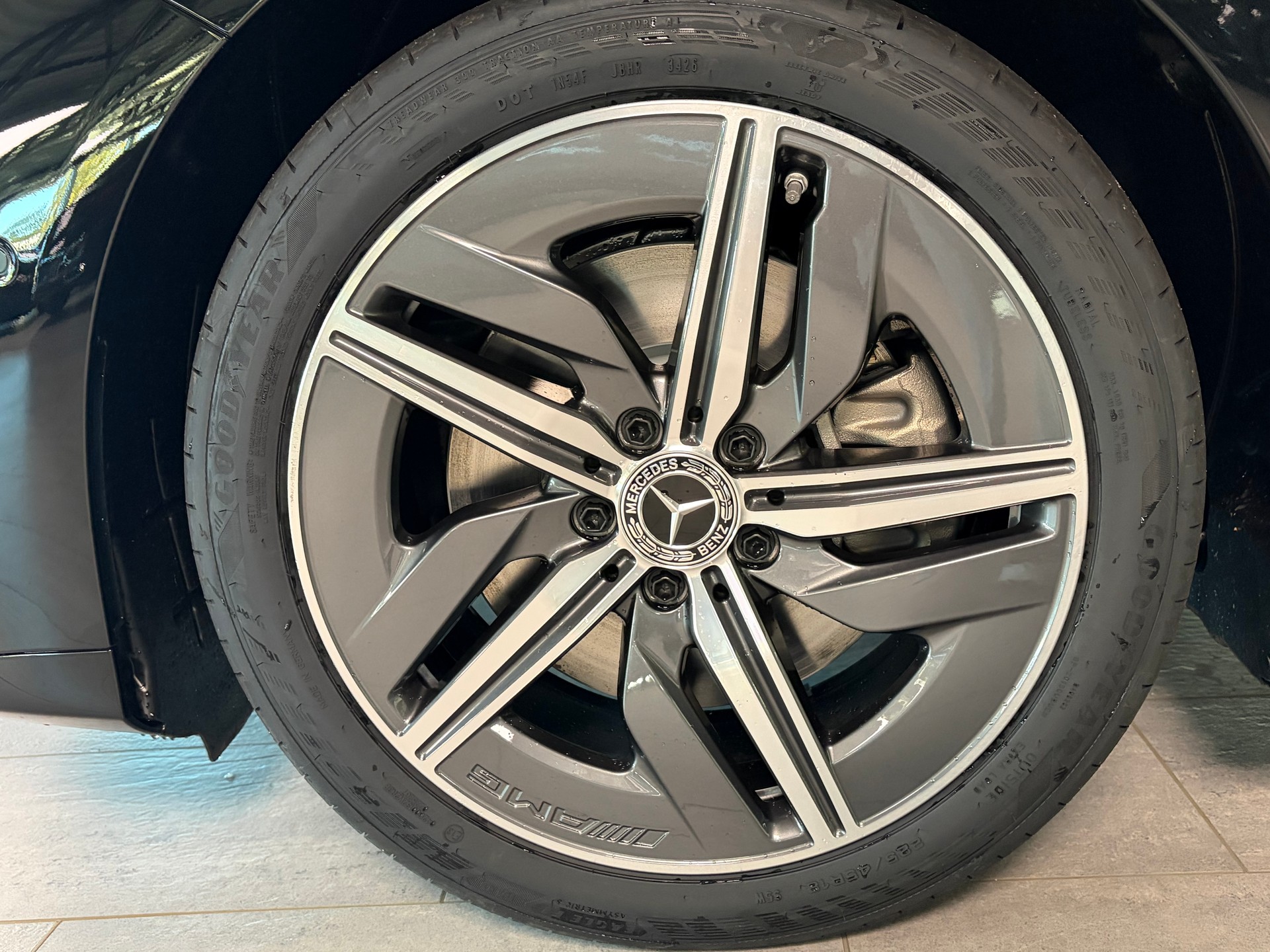 MERCEDES-BENZ CLA 350 4 Matic 85 kWh EQ-image-5