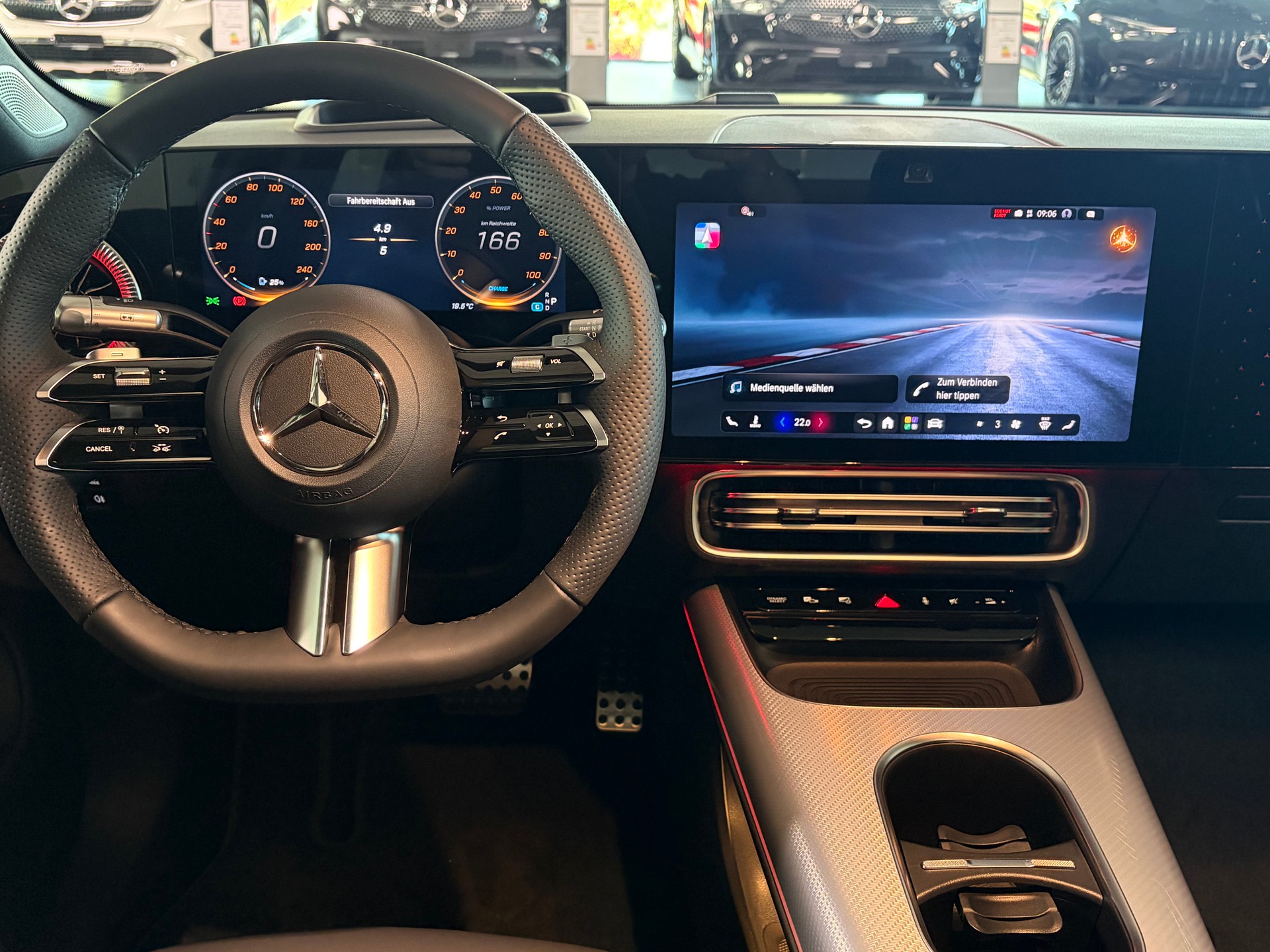 MERCEDES-BENZ CLA 350 4 Matic 85 kWh EQ-image-9