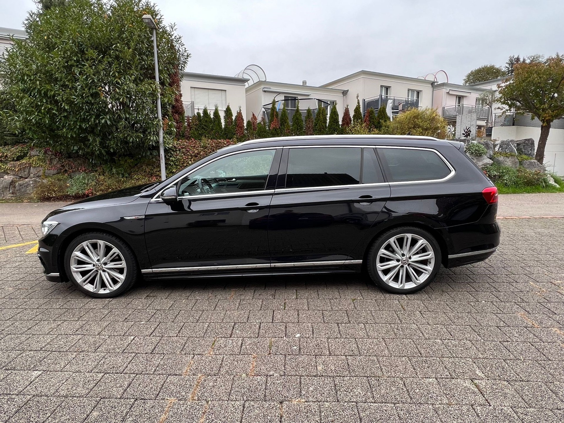 VW Passat Variant 2.0 TDI BMT Sport DSG 4Motion-image-4