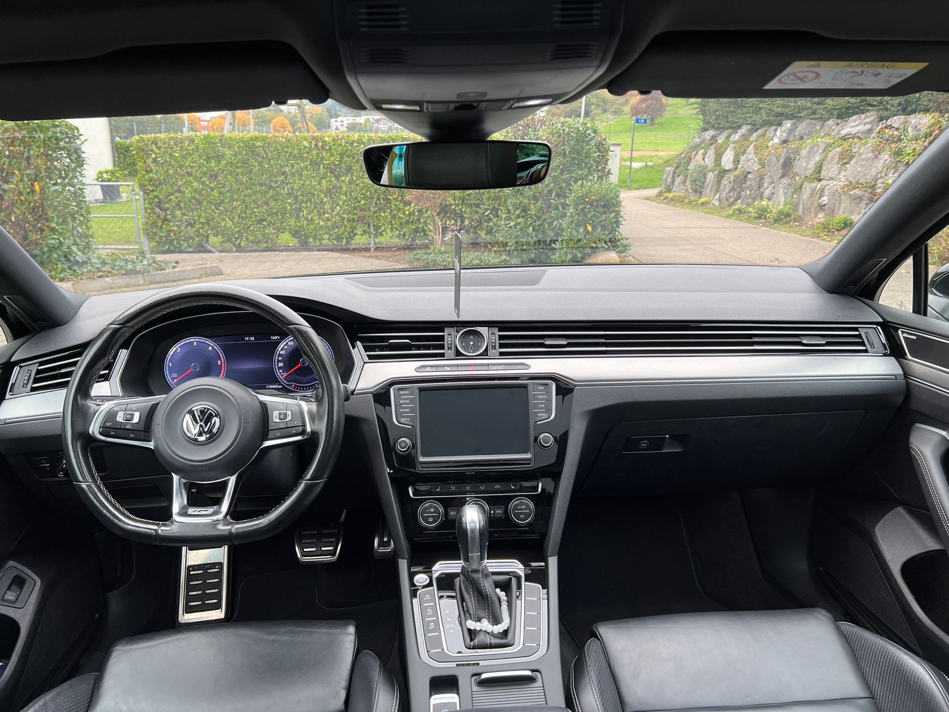 VW Passat Variant 2.0 TDI BMT Sport DSG 4Motion-image-2