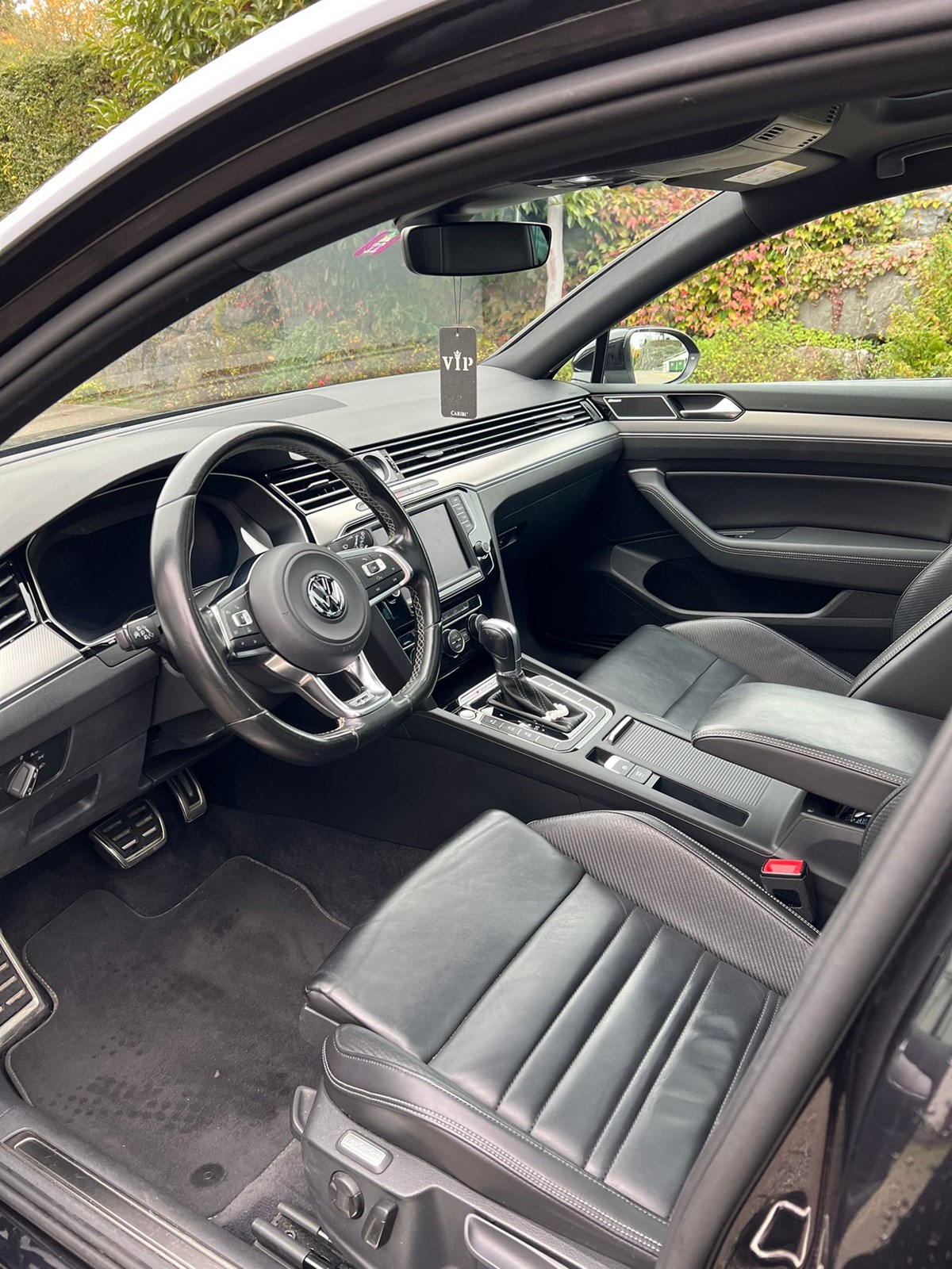 VW Passat Variant 2.0 TDI BMT Sport DSG 4Motion-image-1