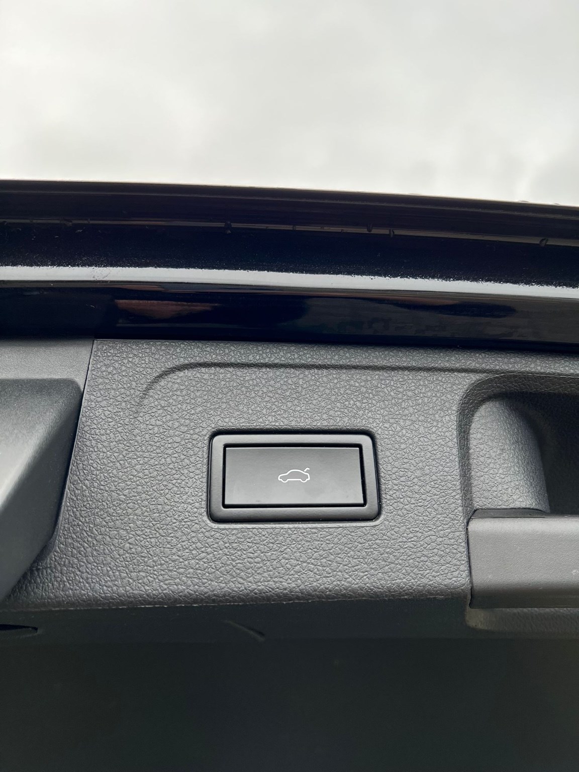 VW Passat Variant 2.0 TDI BMT Sport DSG 4Motion-image-8