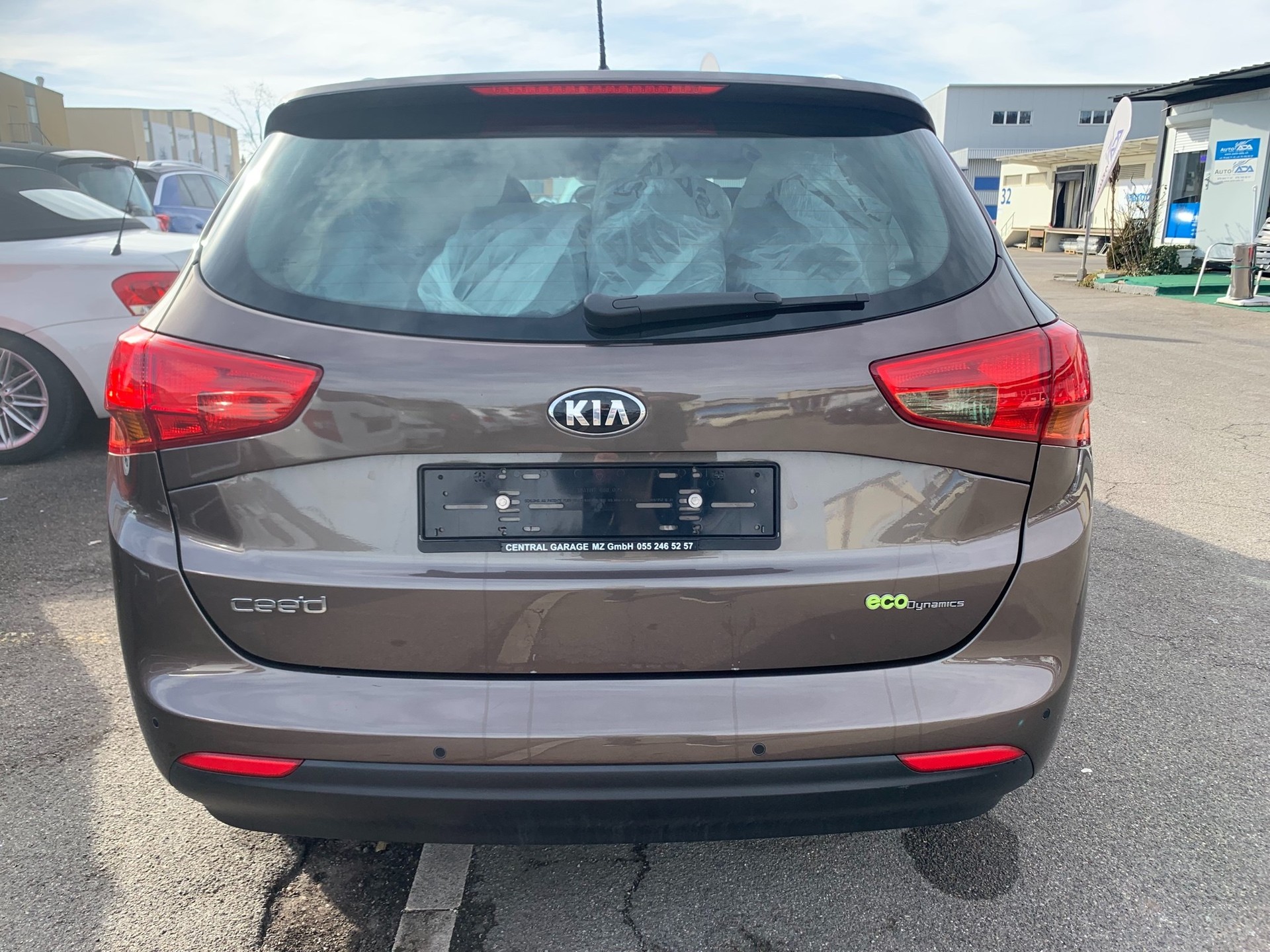KIA Ceed Sportswagon 1.4 CRDi Swiss Eco Edition-image-8