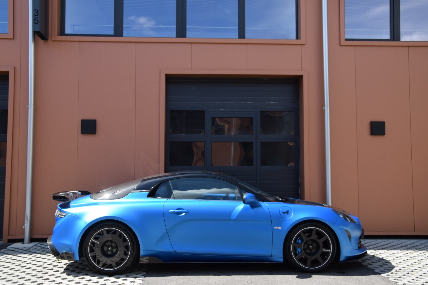 ALPINE A110 R - "Bleu Matt * Etrier Bleu * Pack Service inclus gratuit"-image-2