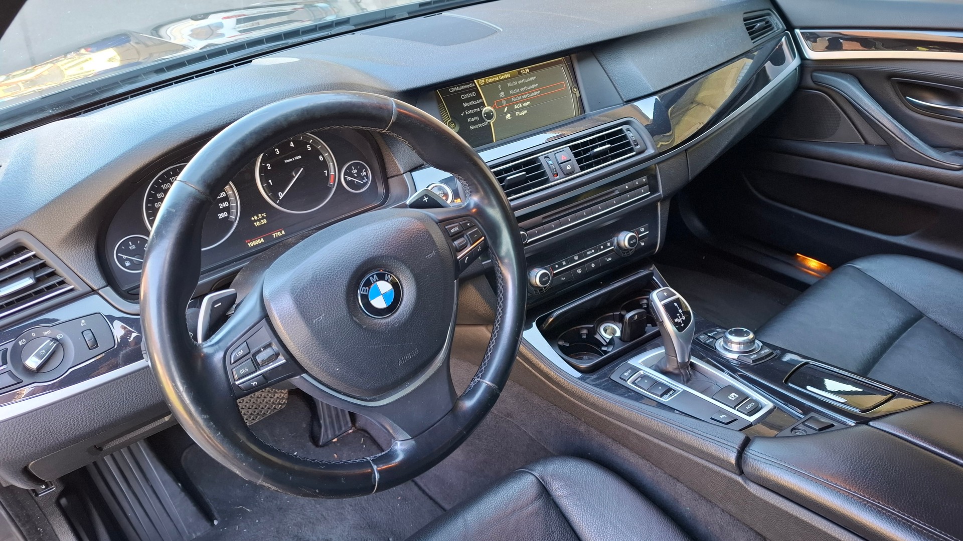BMW 530i Touring Steptronic-image-10