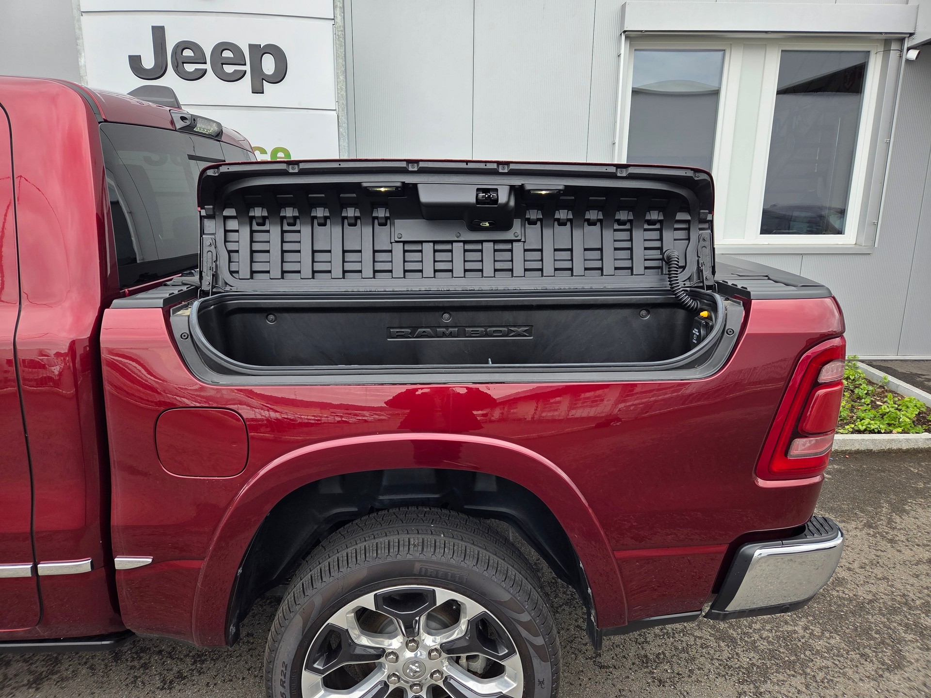 DODGE Ram 1500 5.7 V8 4x4 Limited 396PS / 3.5T AHK-image-6