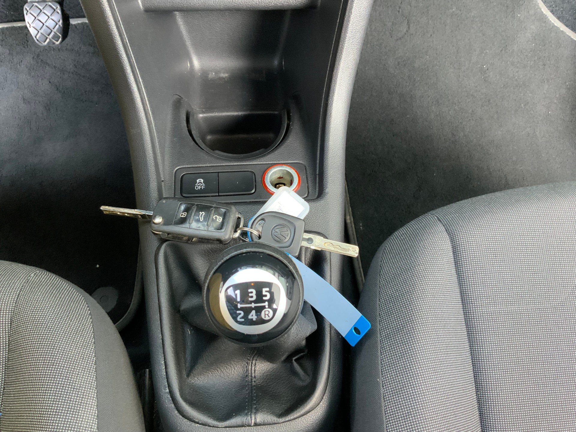 VW Up 1.0 high up-image-9