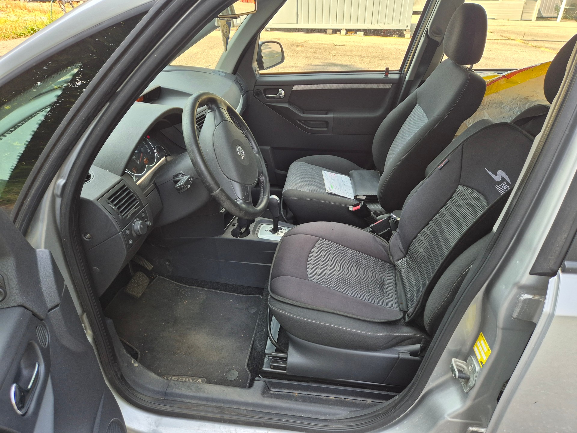 OPEL MERIVA-image-9
