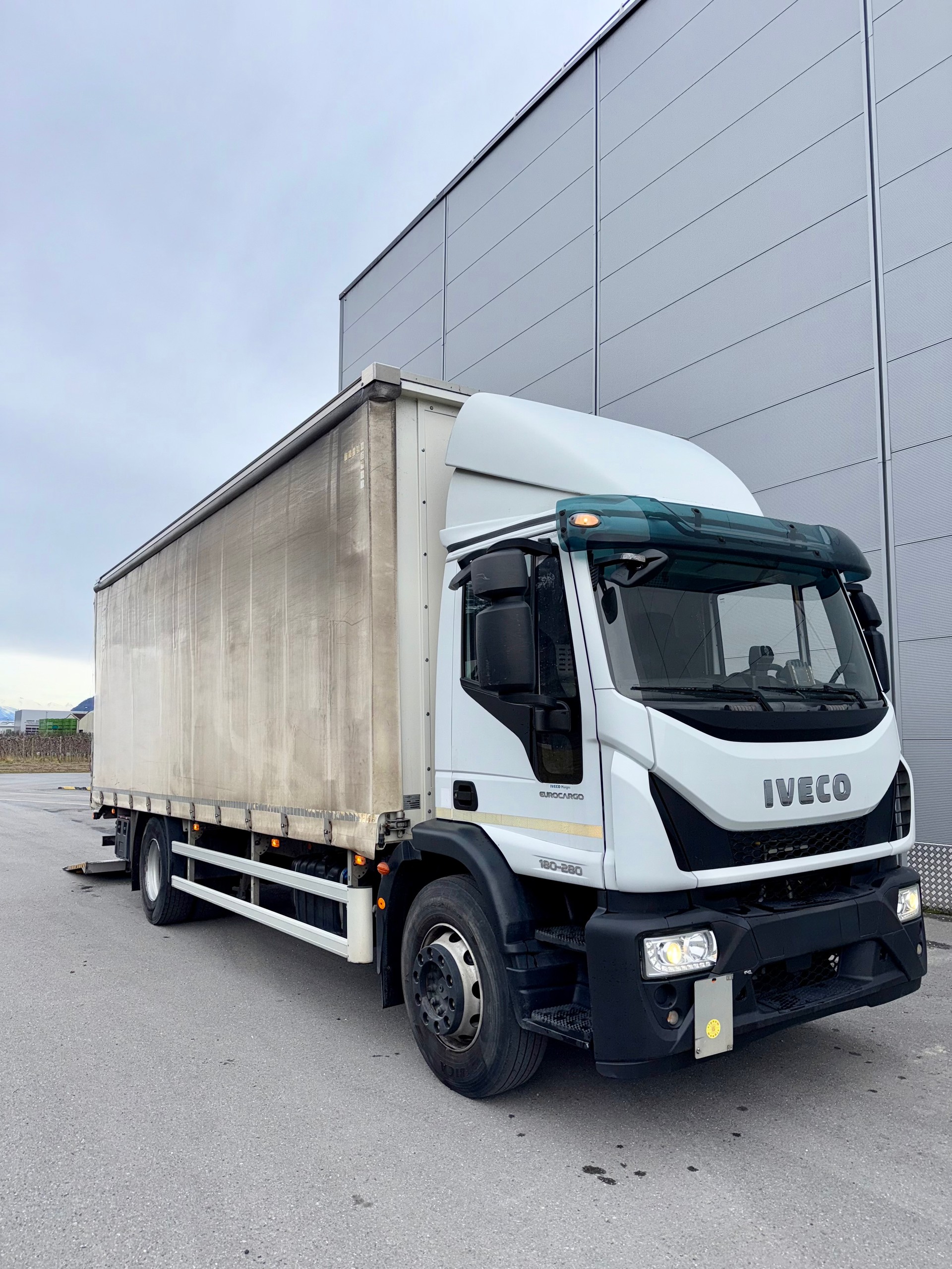 IVECO EUROCARGO-image-0