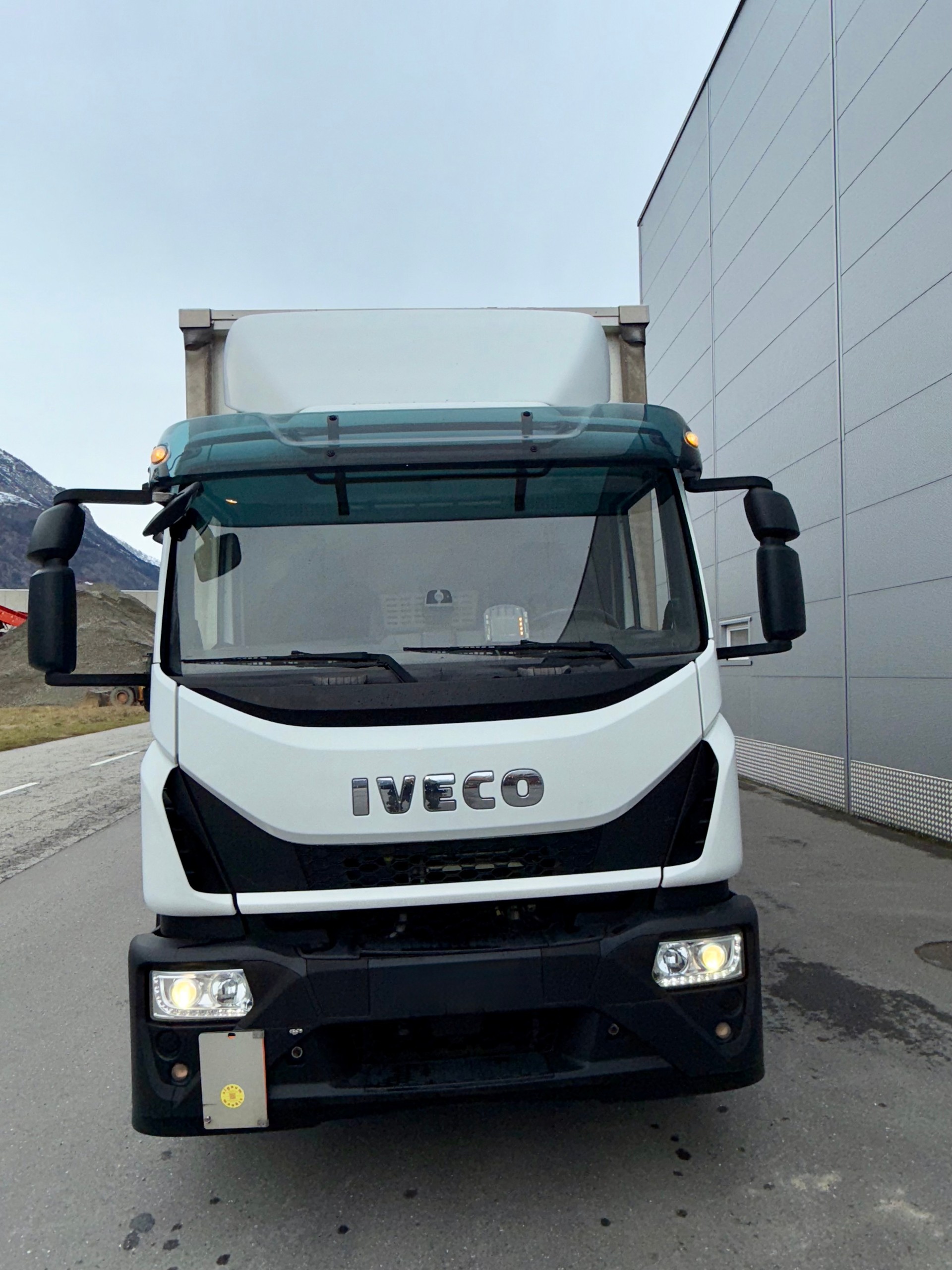 IVECO EUROCARGO-image-1