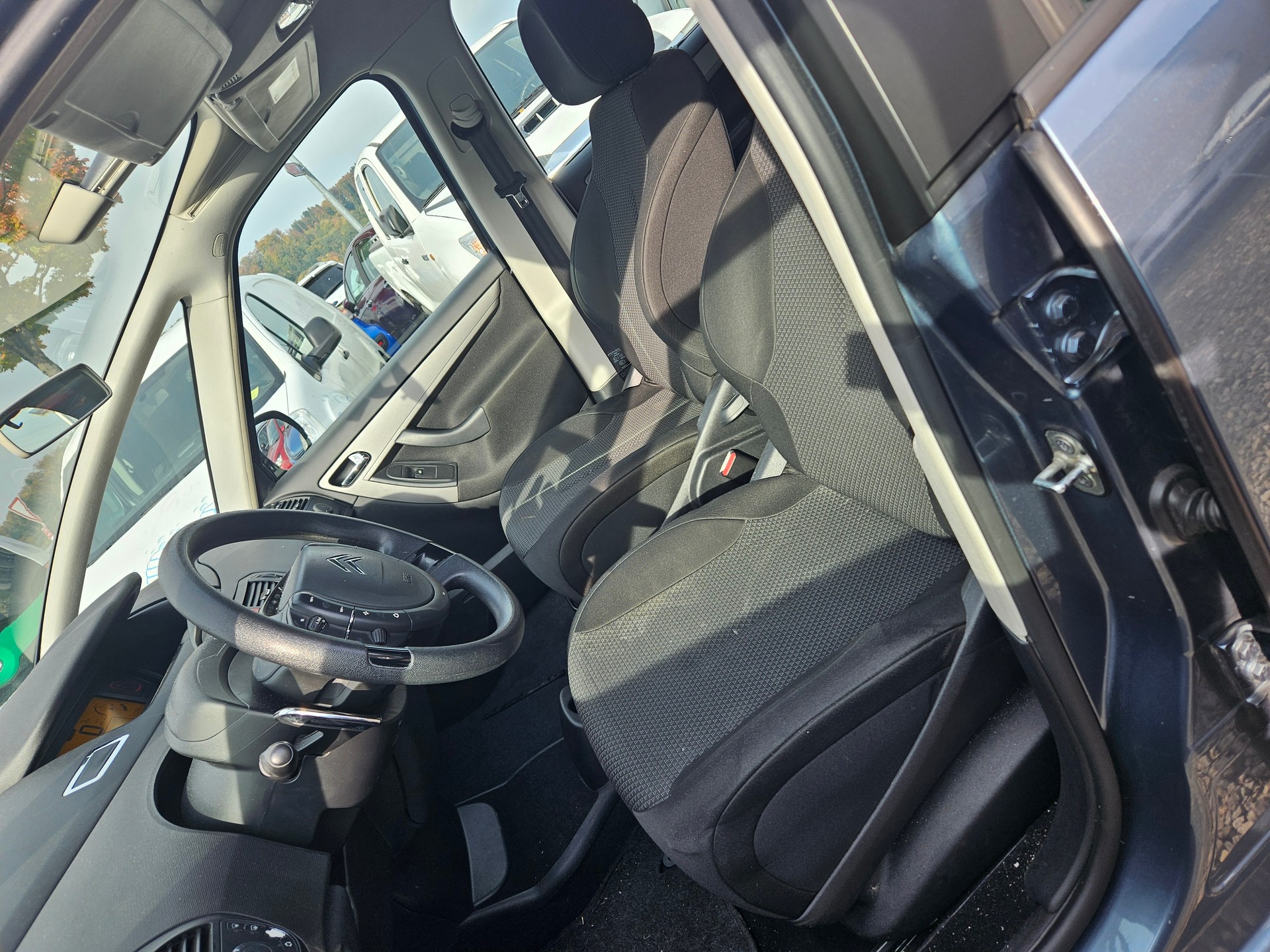 CITROEN Grand C4 Picasso 1.6 HDI 16V Dynamique BMP6-image-8