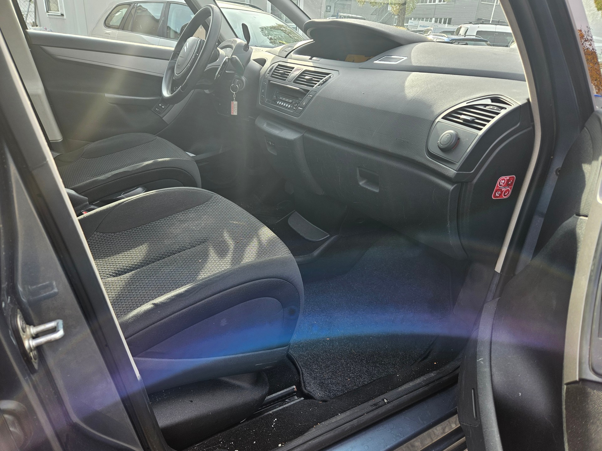 CITROEN Grand C4 Picasso 1.6 HDI 16V Dynamique BMP6-image-6