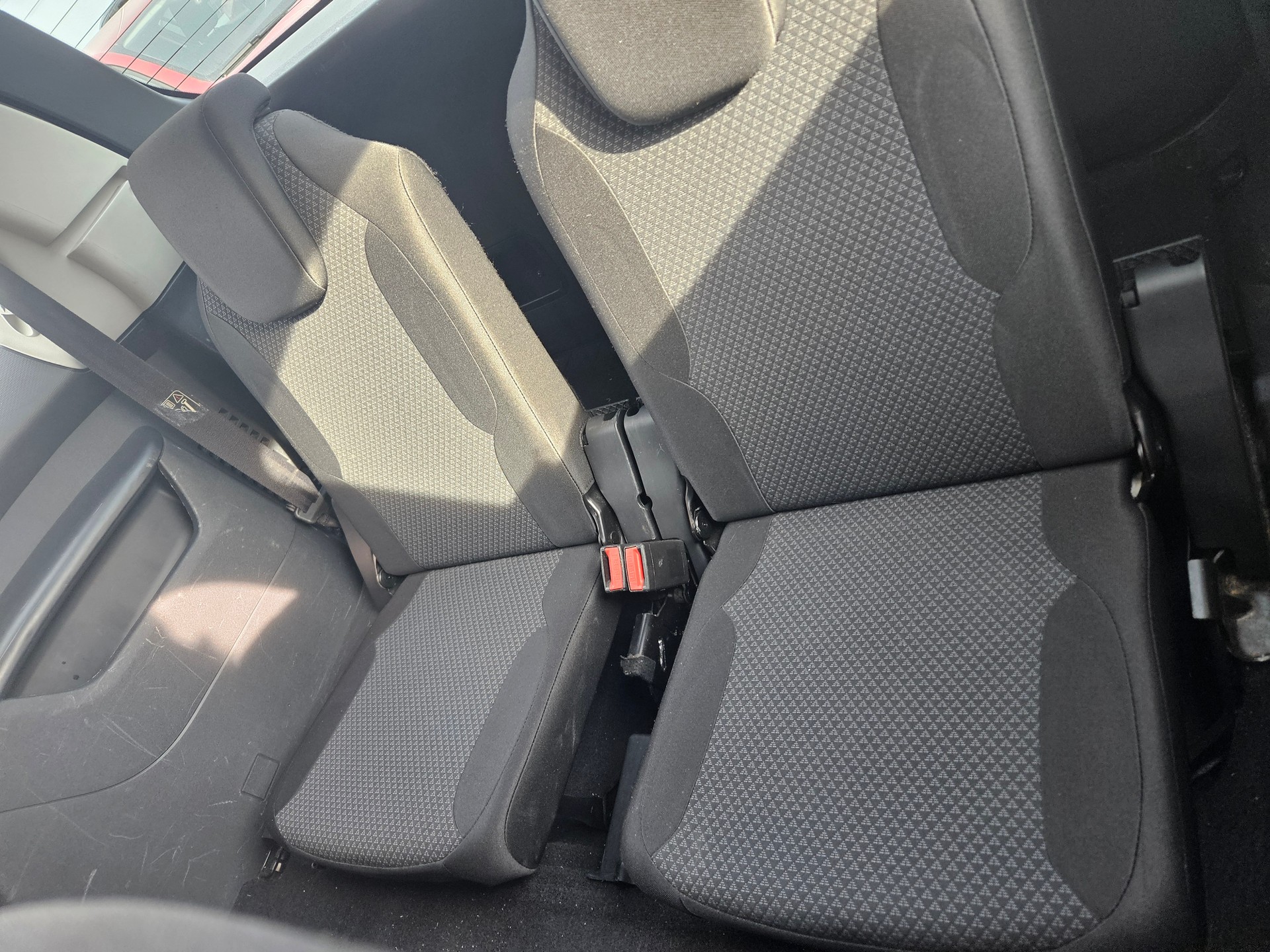 CITROEN Grand C4 Picasso 1.6 HDI 16V Dynamique BMP6-image-9