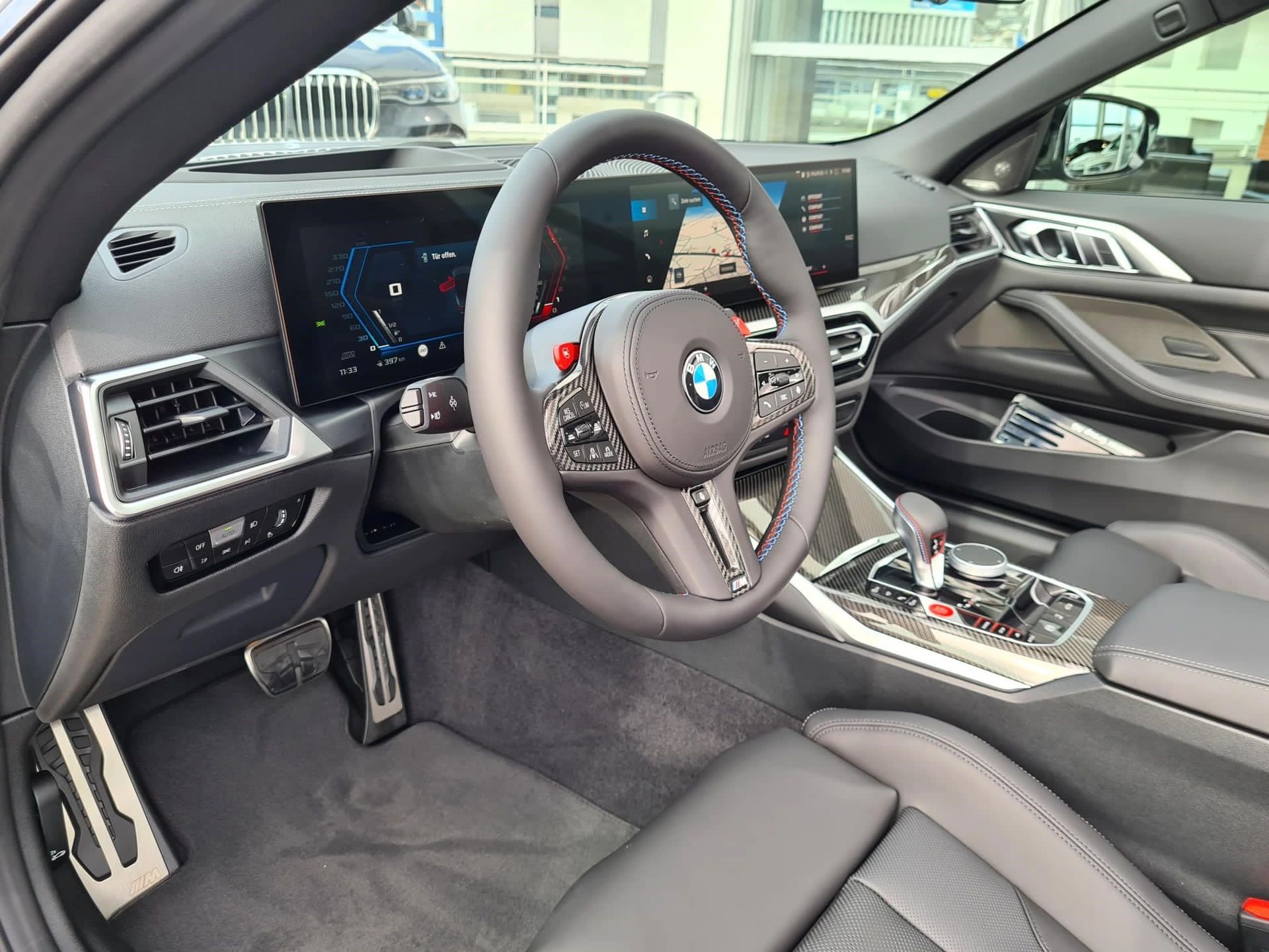 BMW M4 Cabrio Competition M xDrive-image-4