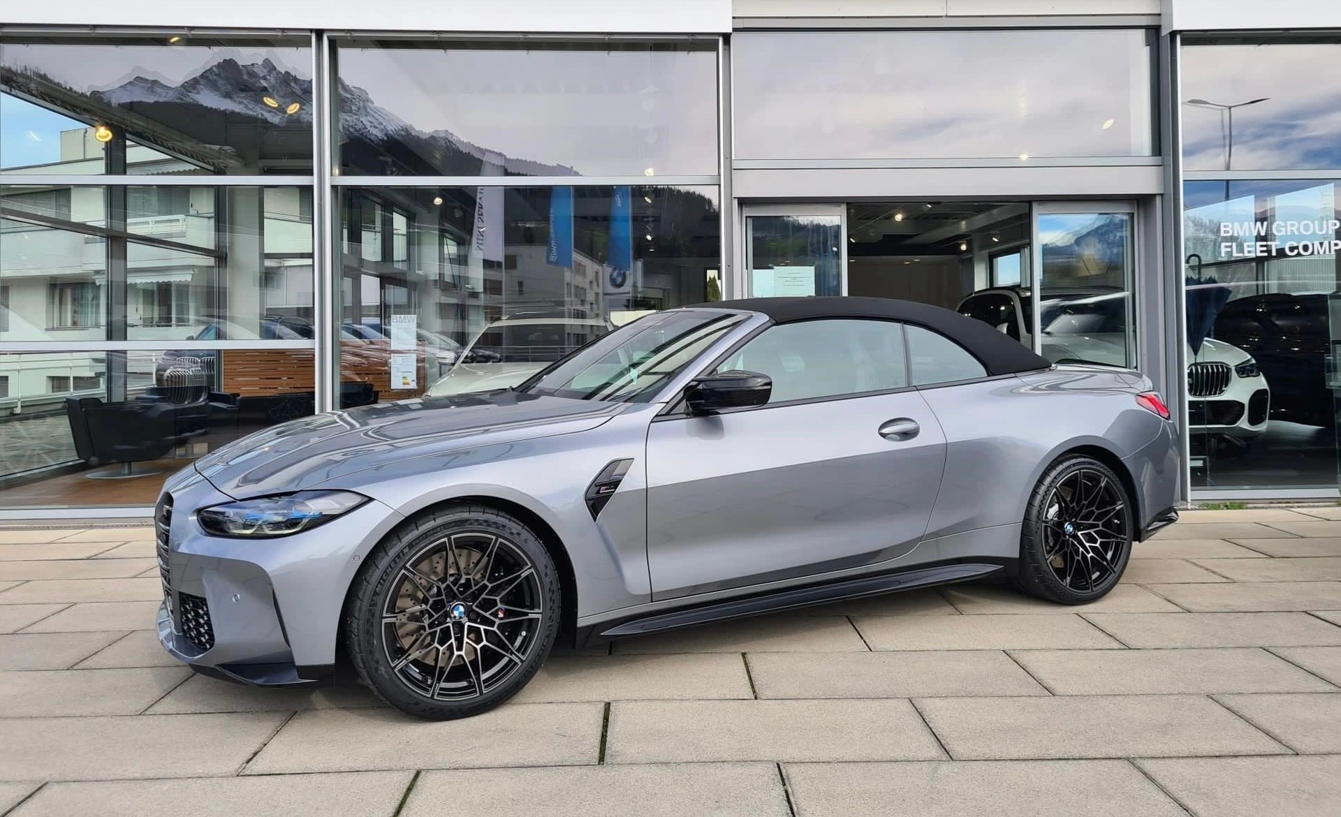BMW M4 Cabrio Competition M xDrive-image-0