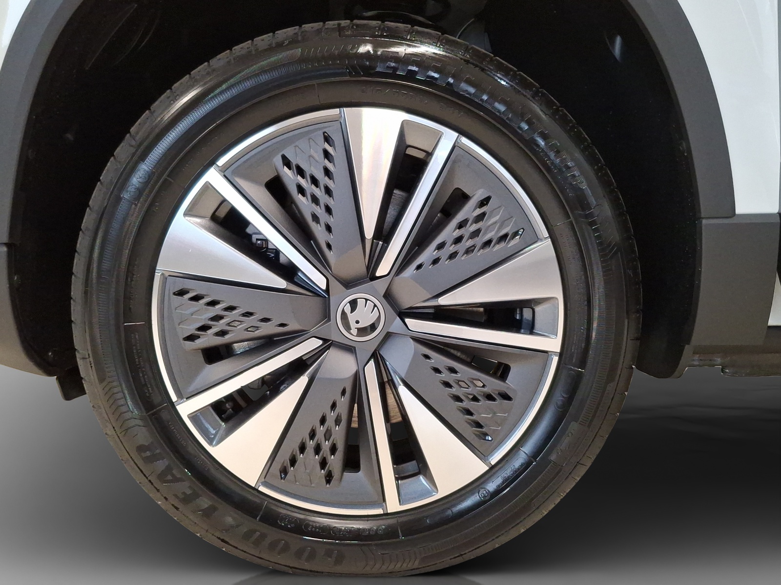 SKODA Karoq 1.5 TSI Selection DSG-image-14