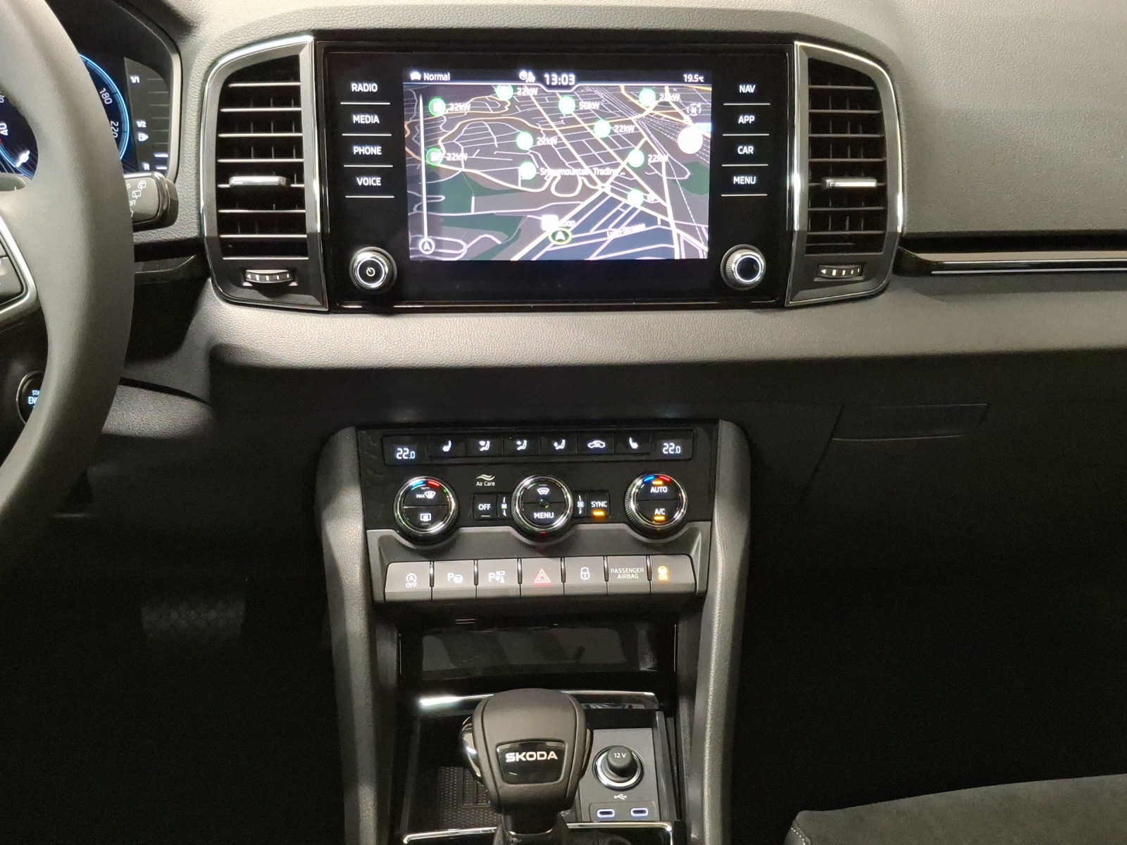 SKODA Karoq 1.5 TSI Selection DSG-image-10