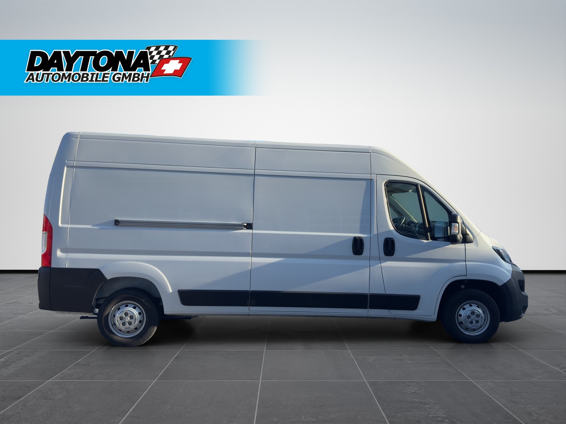 PEUGEOT Boxer 2.2 HDI 335 Premium L3H2-image-7