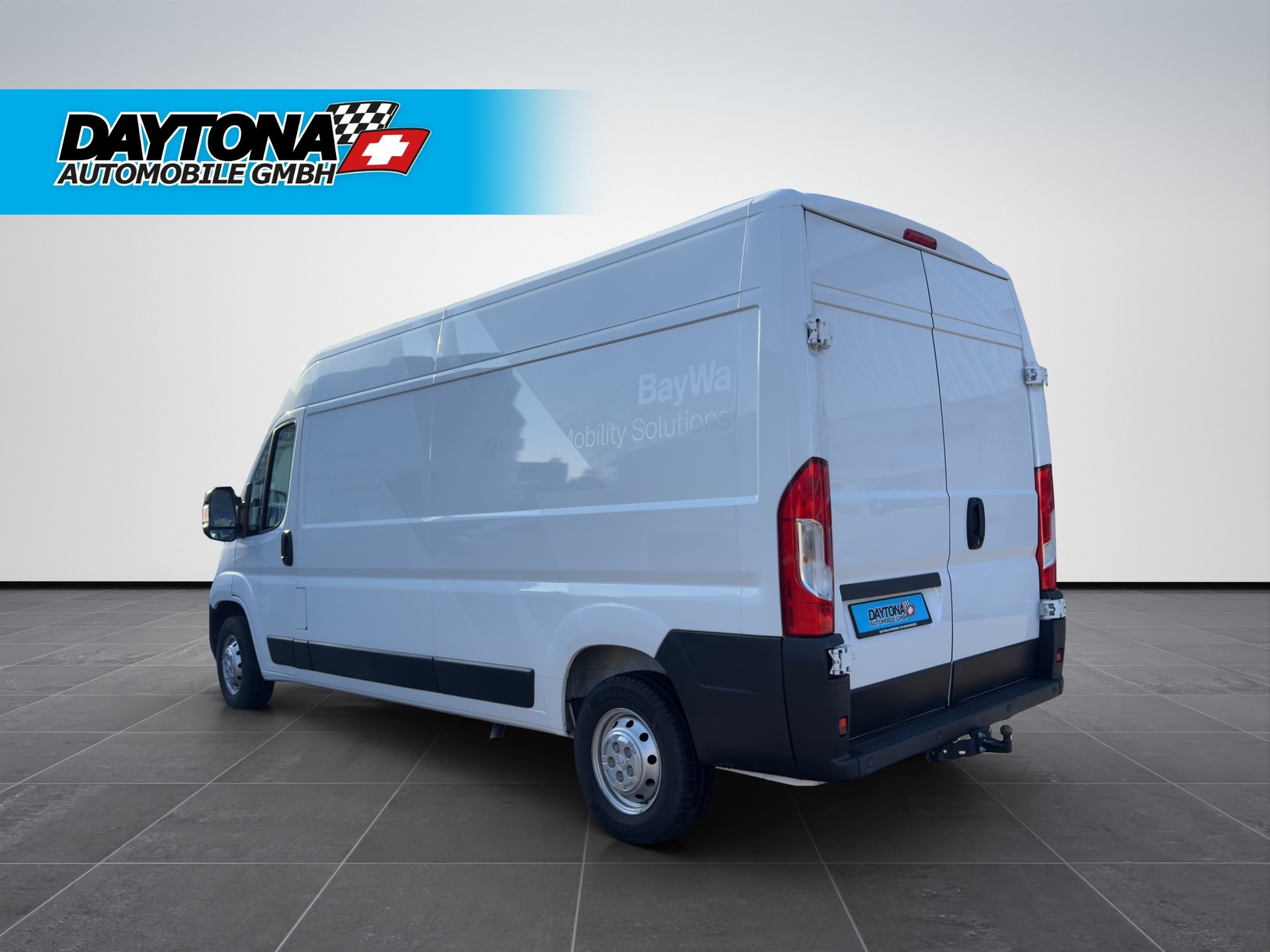 PEUGEOT Boxer 2.2 HDI 335 Premium L3H2-image-2