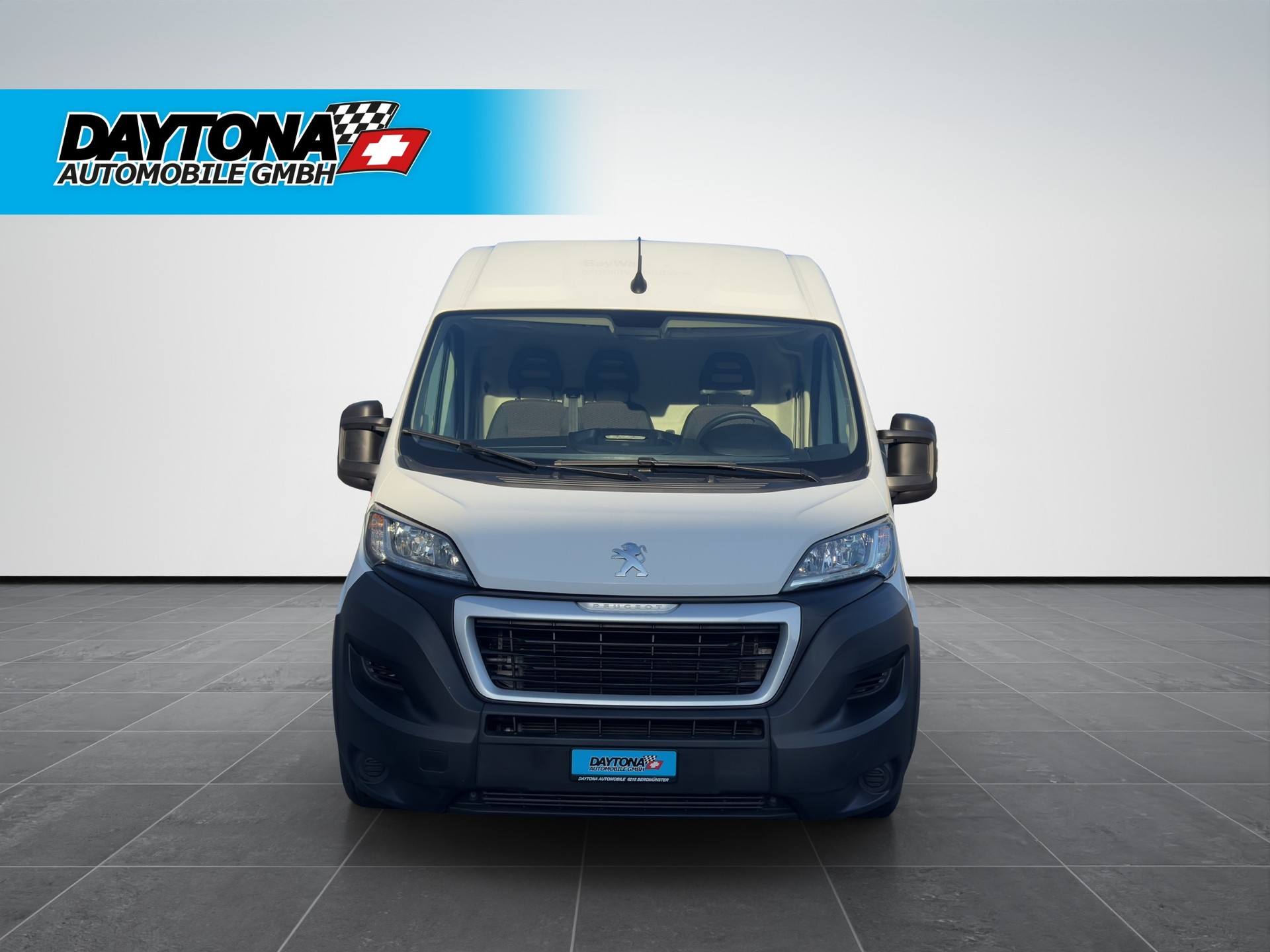 PEUGEOT Boxer 2.2 HDI 335 Premium L3H2-image-4
