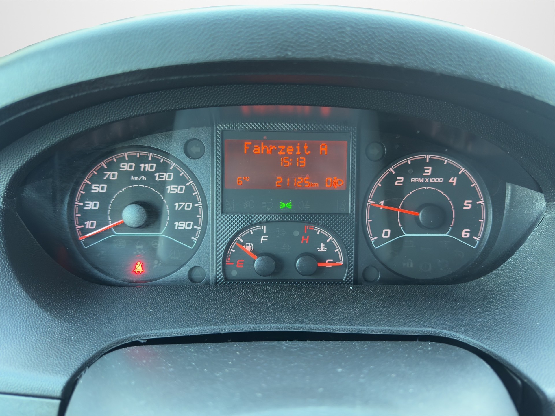 PEUGEOT Boxer 2.2 HDI 335 Premium L3H2-image-13