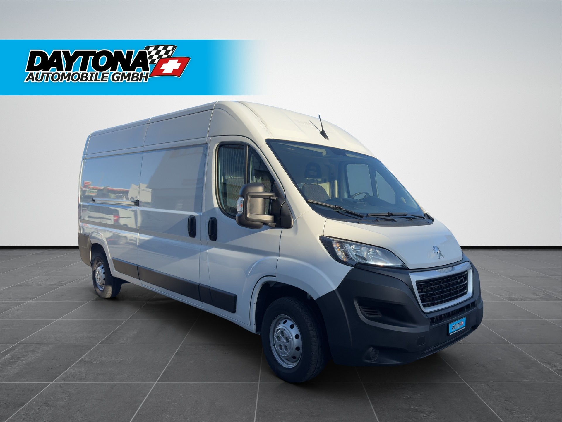PEUGEOT Boxer 2.2 HDI 335 Premium L3H2-image-5