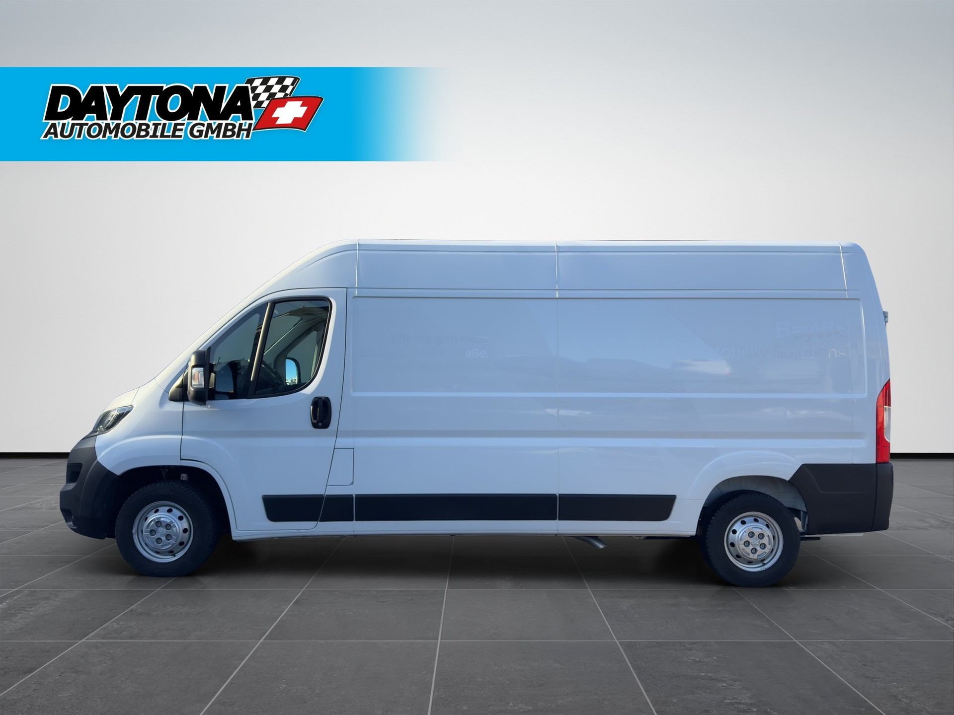 PEUGEOT Boxer 2.2 HDI 335 Premium L3H2-image-1