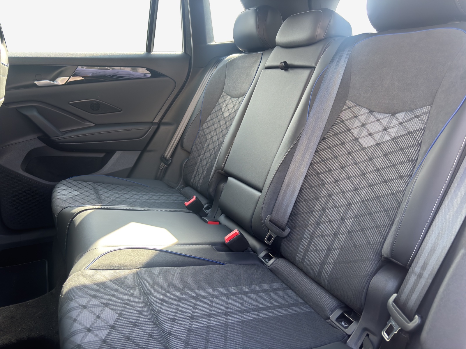VW Tiguan 2.0 TSI DSG R-Line 4Motion-image-11