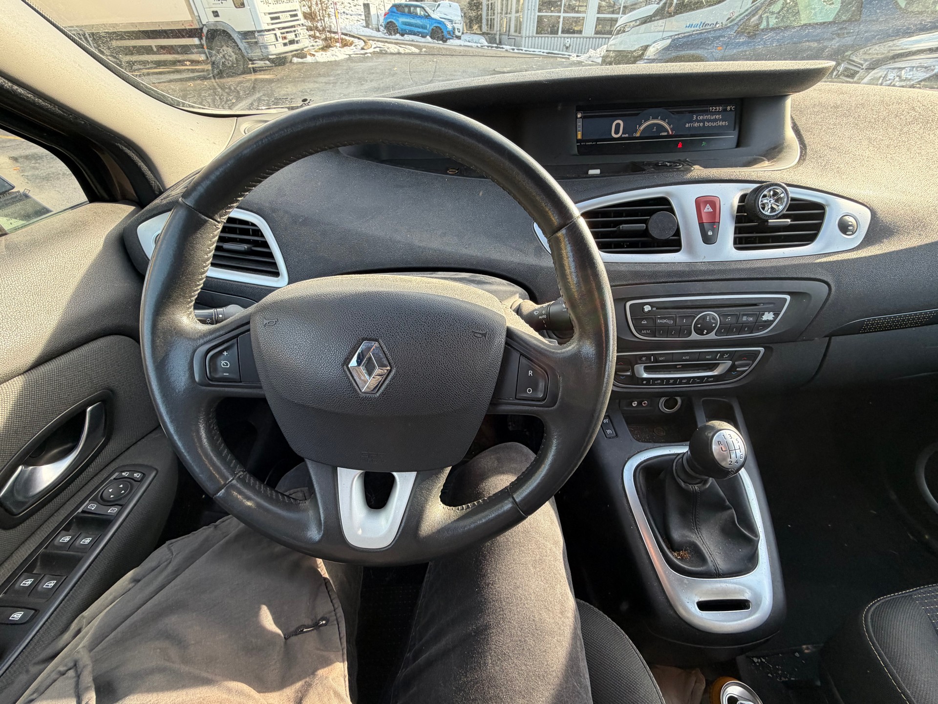 RENAULT Grand Scénic 1.4 16V Turbo Privilège-image-8