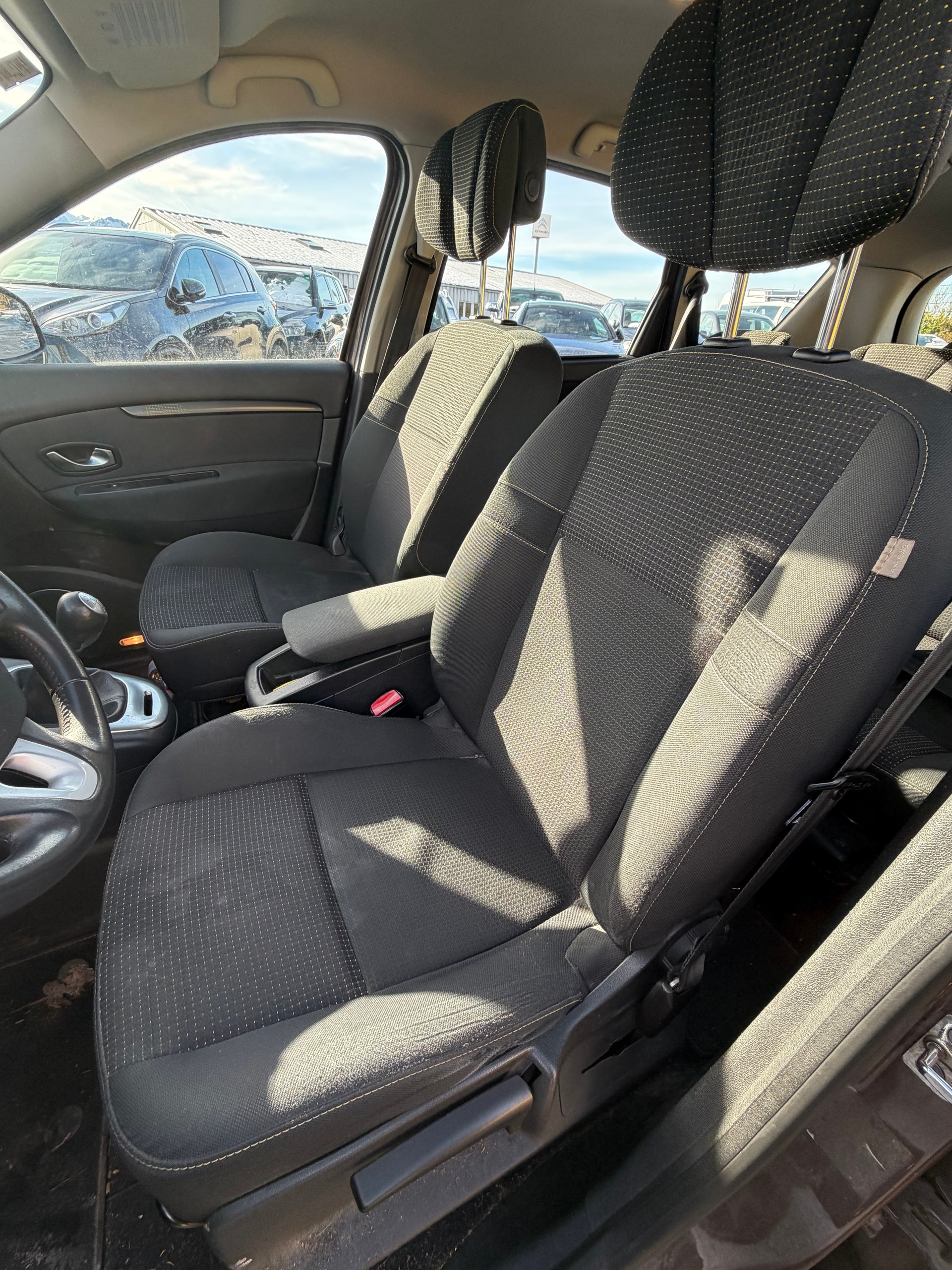 RENAULT Grand Scénic 1.4 16V Turbo Privilège-image-3