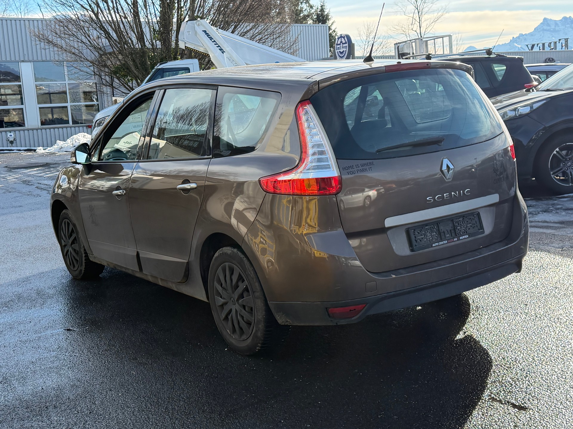 RENAULT Grand Scénic 1.4 16V Turbo Privilège-image-4