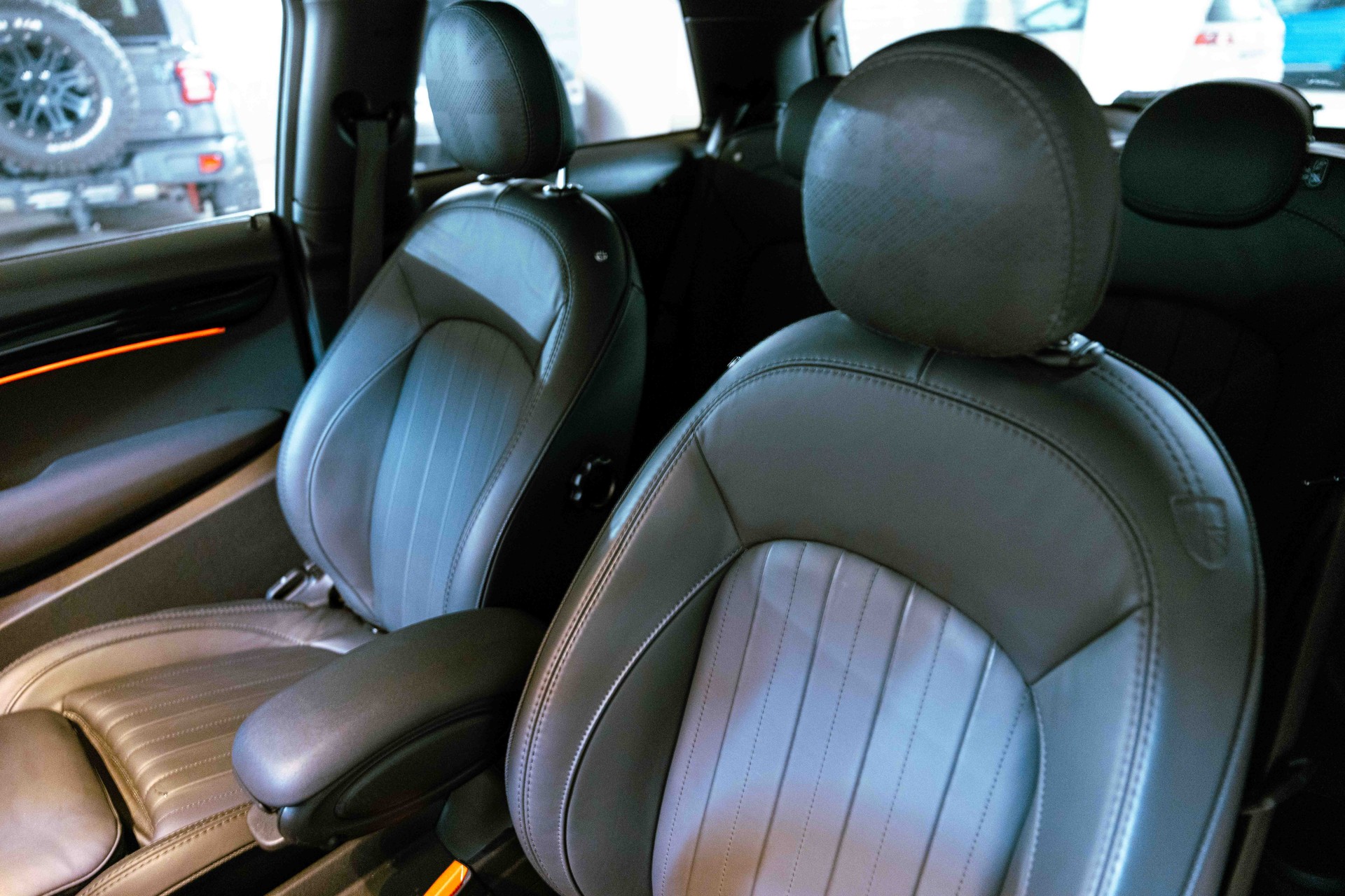 MINI Cooper John Cooper Works Steptronic-image-5