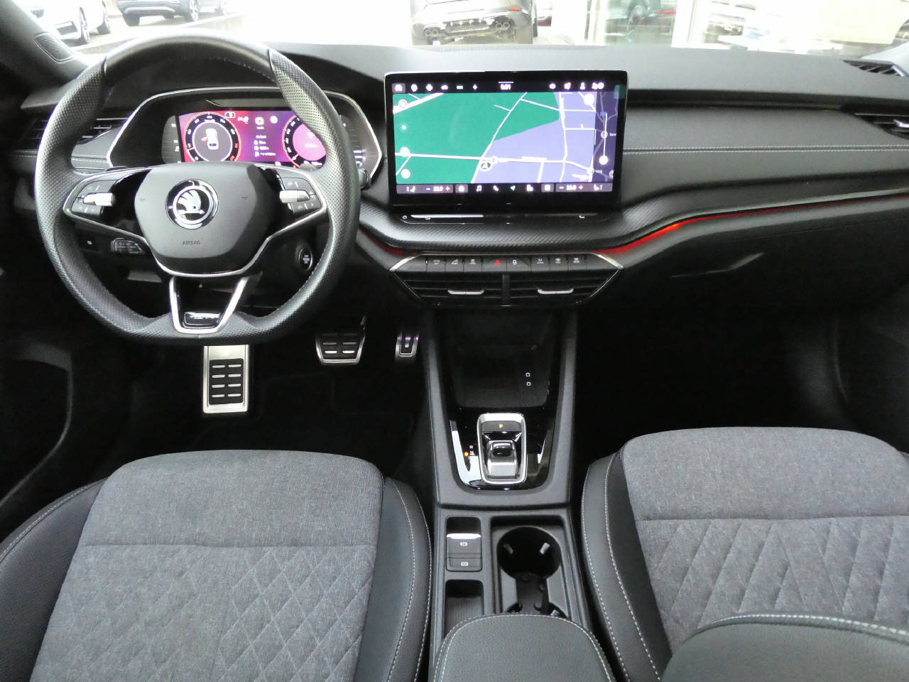 SKODA Octavia Combi 1.5 TSI SportLine DSG-image-13