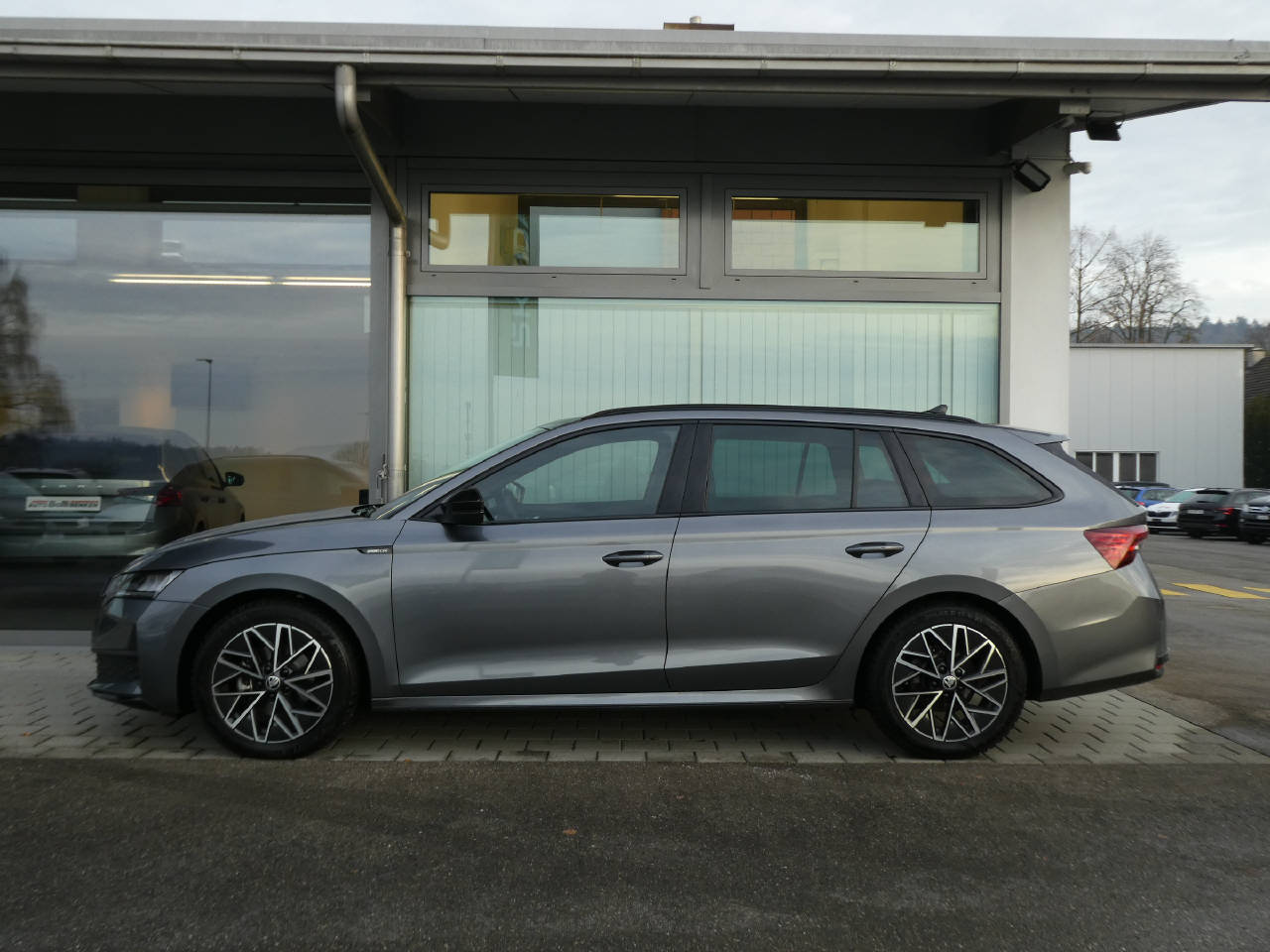 SKODA Octavia Combi 1.5 TSI SportLine DSG-image-7
