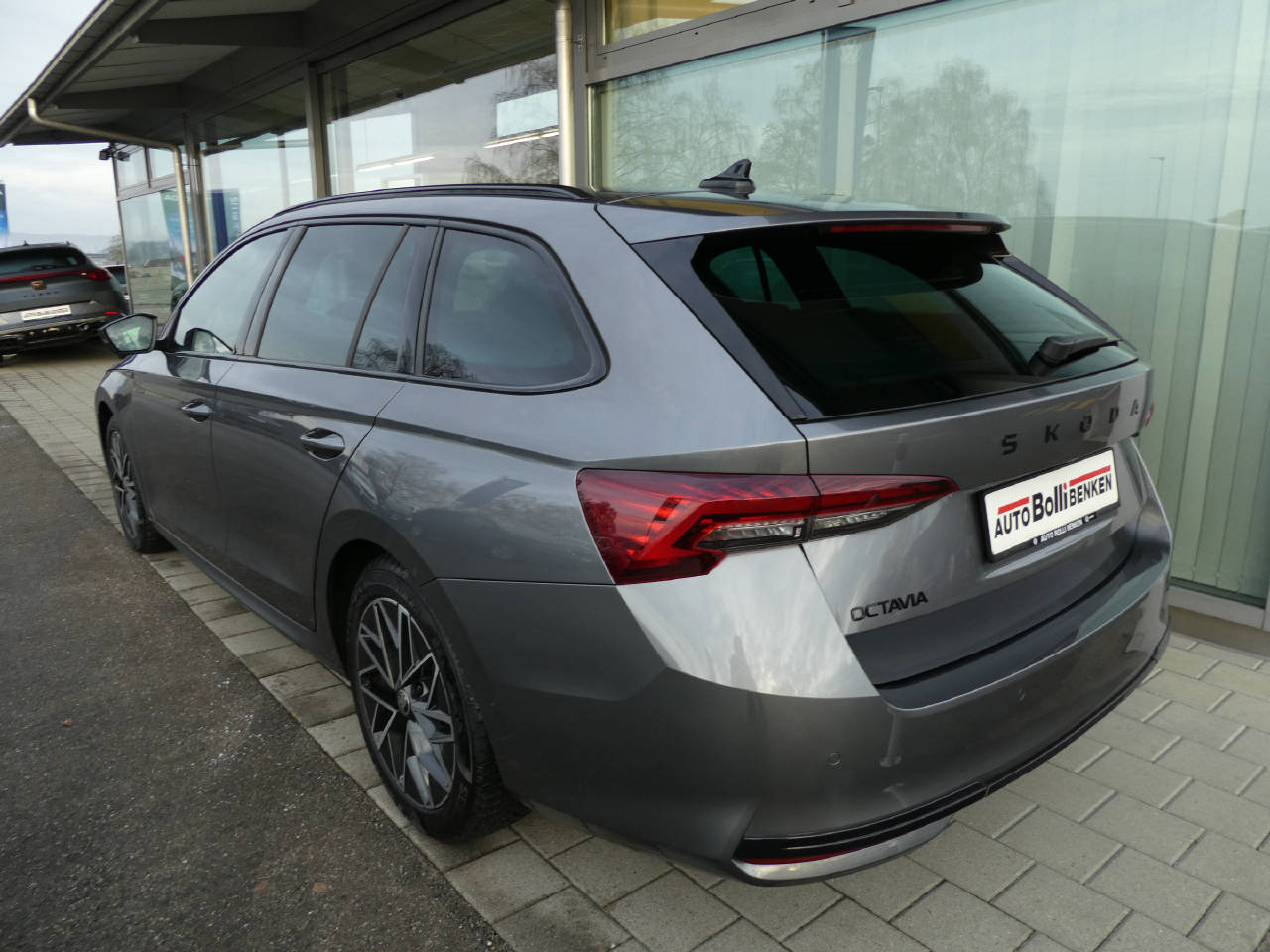 SKODA Octavia Combi 1.5 TSI SportLine DSG-image-6