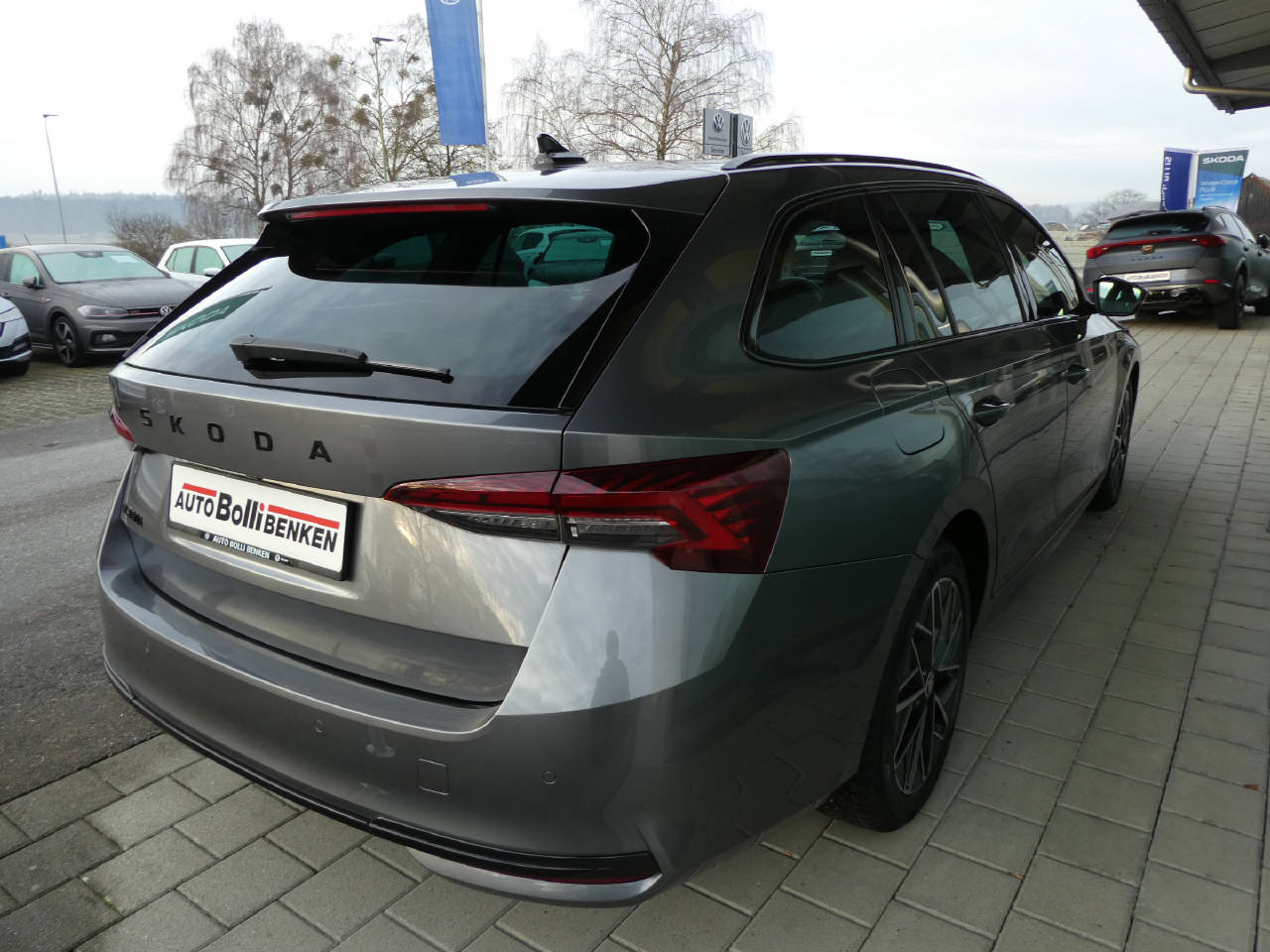 SKODA Octavia Combi 1.5 TSI SportLine DSG-image-4
