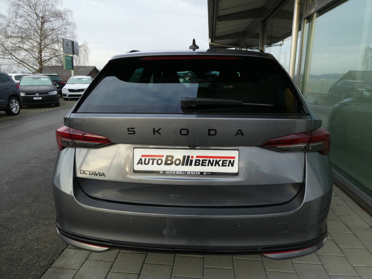 SKODA Octavia Combi 1.5 TSI SportLine DSG-image-5