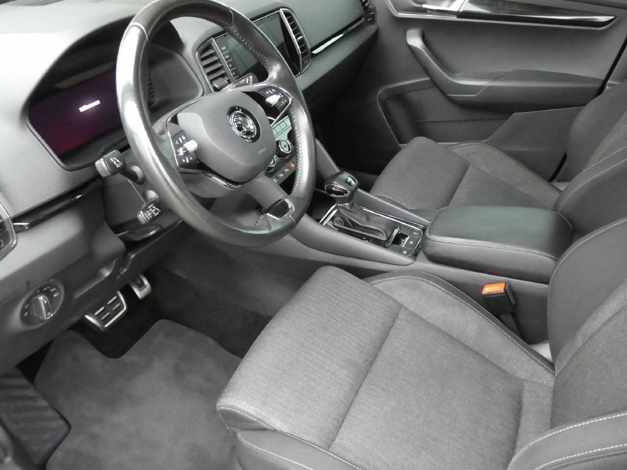 SKODA Karoq 2.0 TDI Style 4x4 DSG-image-8