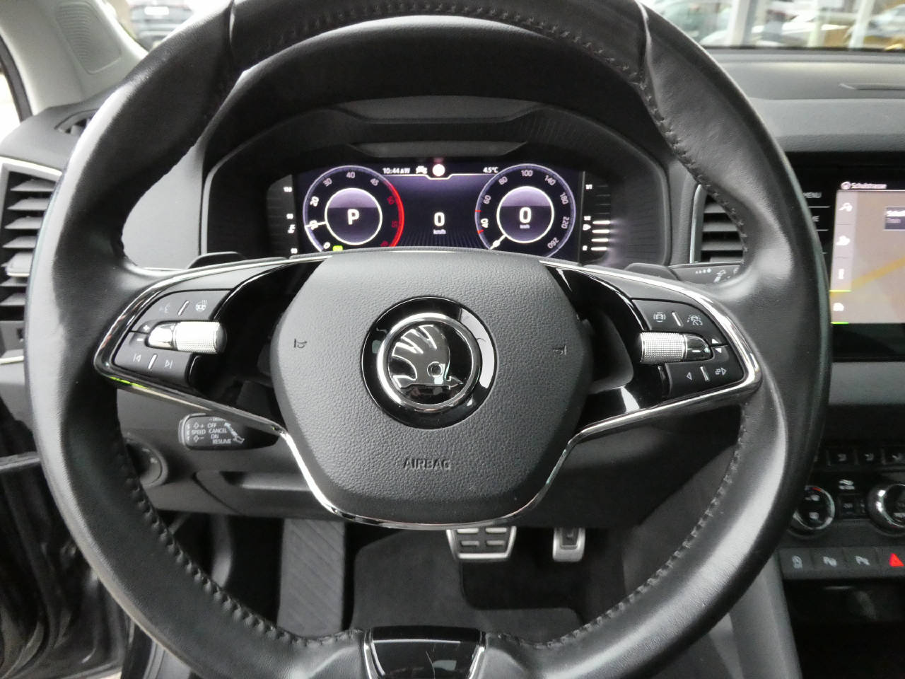 SKODA Karoq 2.0 TDI Style 4x4 DSG-image-11