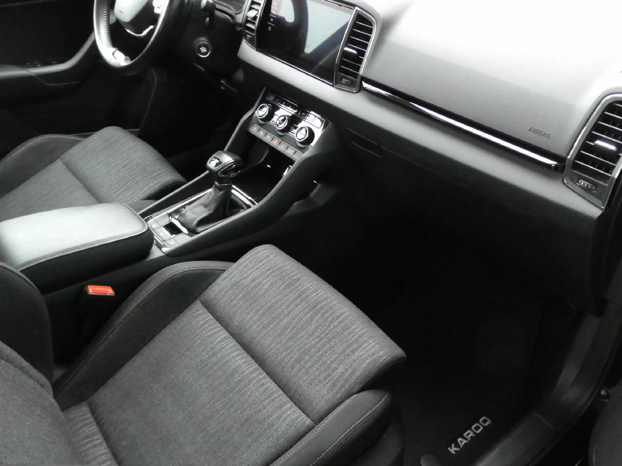 SKODA Karoq 2.0 TDI Style 4x4 DSG-image-9