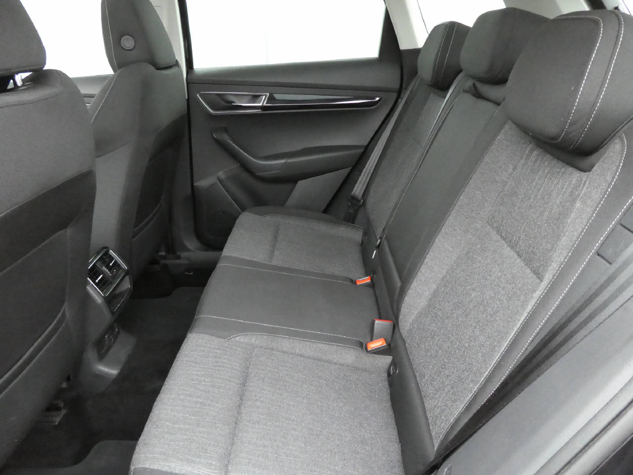 SKODA Karoq 2.0 TDI Style 4x4 DSG-image-10