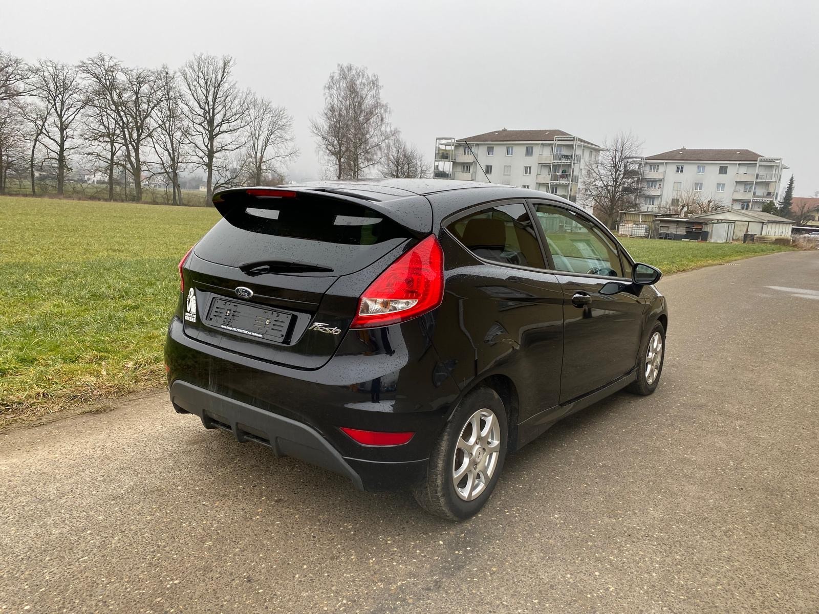 FORD Fiesta 1.6 16V Sport-image-1