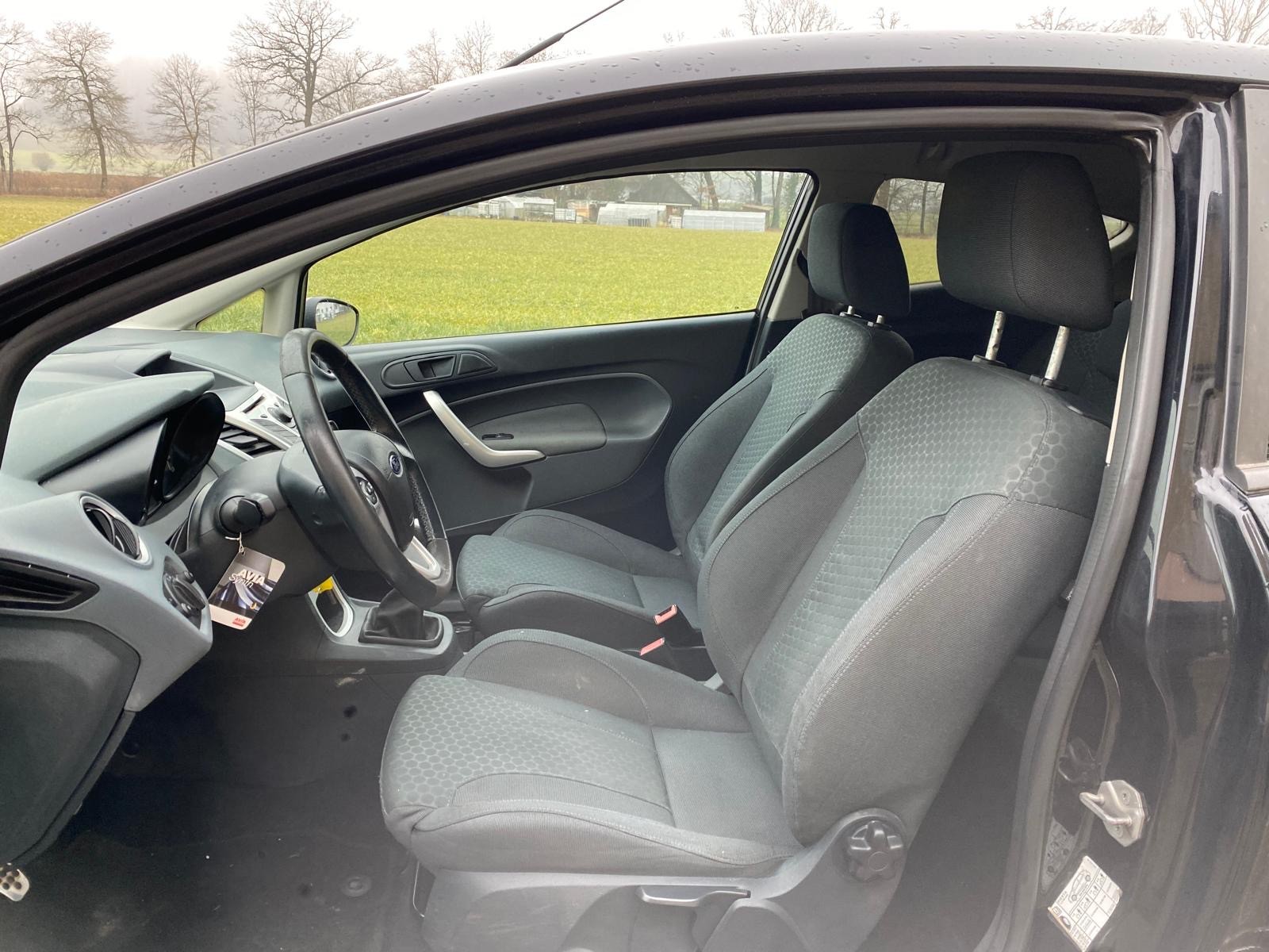 FORD Fiesta 1.6 16V Sport-image-10