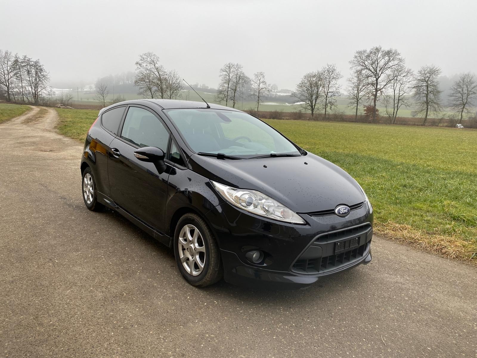 FORD Fiesta 1.6 16V Sport-image-2