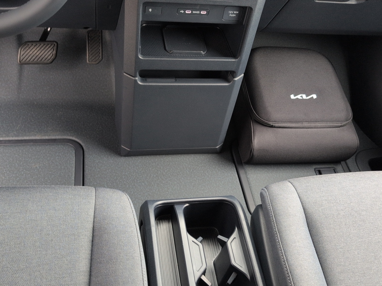 KIA PV5 Cargo 71.2 kWh Plus / Wärmepumpe / Ganzjahresreifen / Rückfahrkamera / 7 Jahre CH-Herstellergarantie-image-11