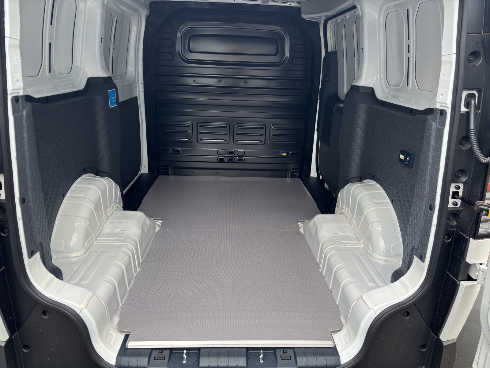 KIA PV5 Cargo 71.2 kWh Plus / Wärmepumpe / Ganzjahresreifen / Rückfahrkamera / 7 Jahre CH-Herstellergarantie-image-15
