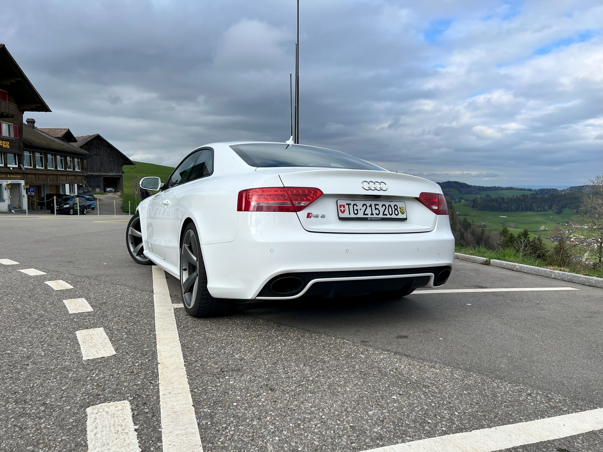 AUDI RS5 Coupé 4.2 FSI quattro S-tronic-image-2