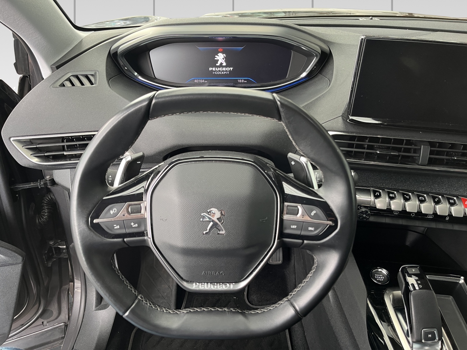 PEUGEOT 5008 1.5 BlueHDi Allure Pack EAT8-image-8
