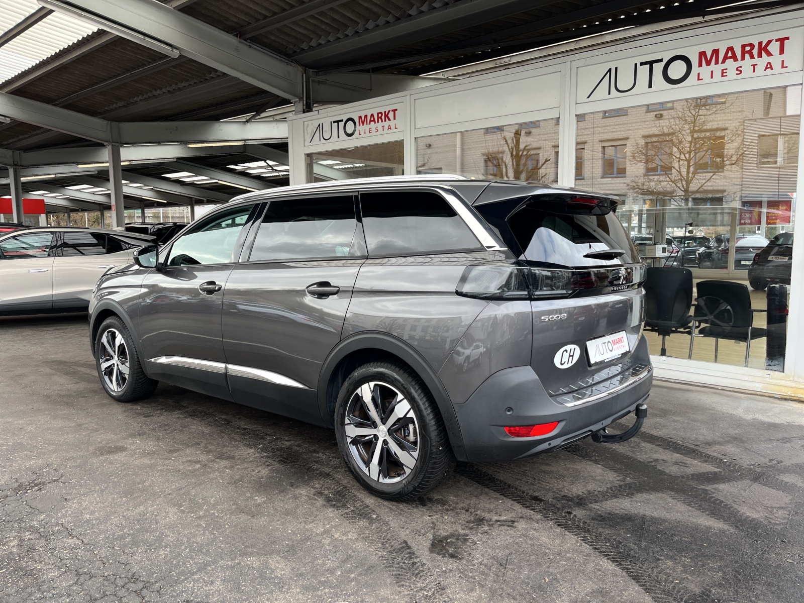 PEUGEOT 5008 1.5 BlueHDi Allure Pack EAT8-image-2